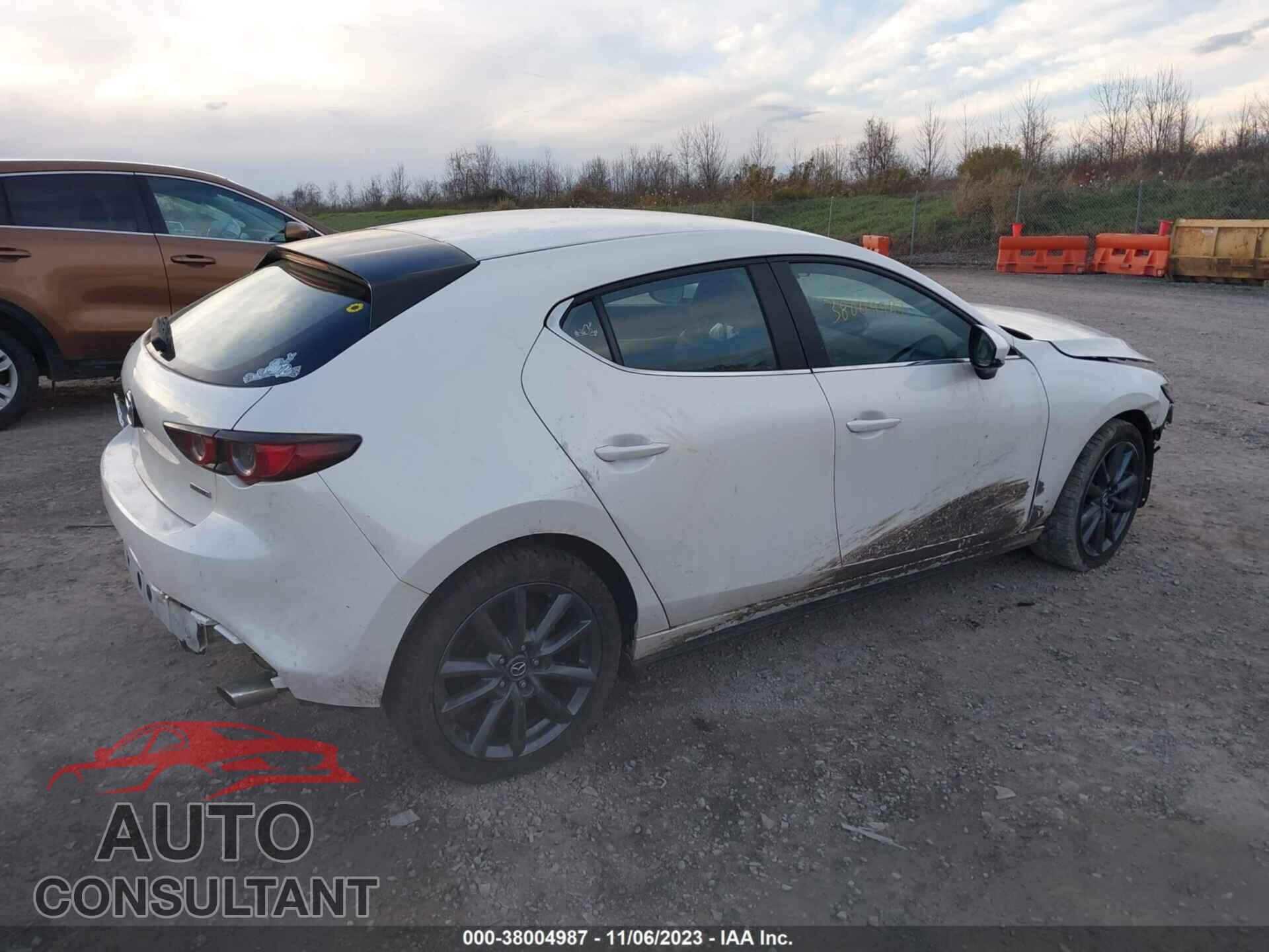 MAZDA MAZDA3 HATCHBACK 2021 - JM1BPBKL9M1403627