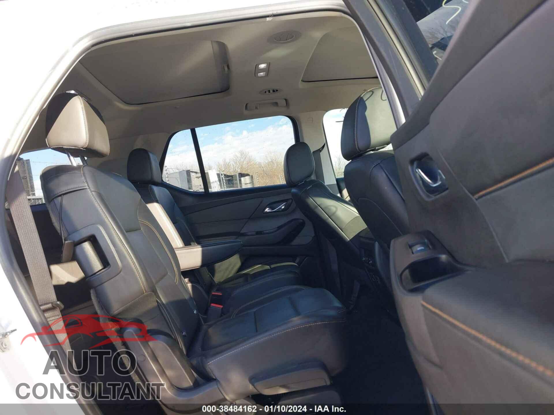 CHEVROLET TRAVERSE 2019 - 1GNERKKW3KJ233903