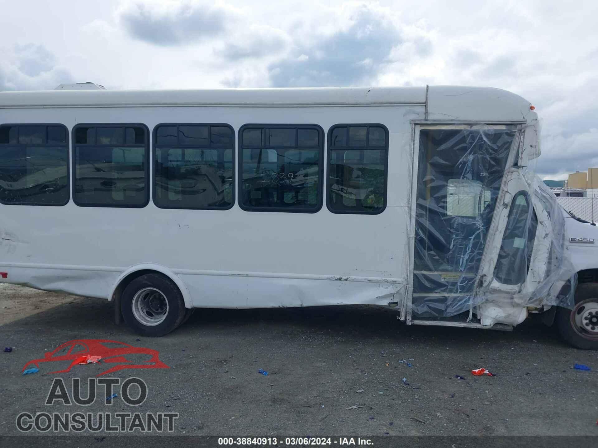 FORD E-450 CUTAWAY 2022 - 1FDFE4FN2NDC37638