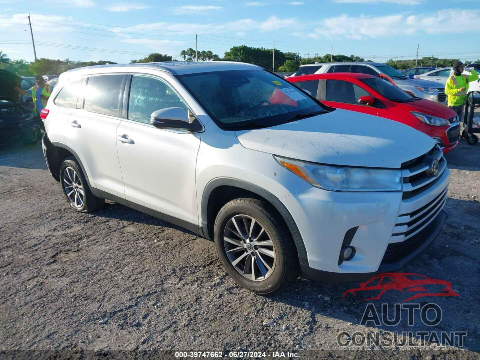 TOYOTA HIGHLANDER 2019 - 5TDKZRFH1KS565227