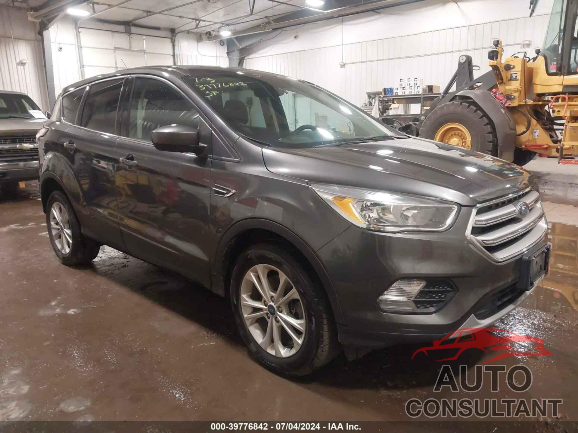 FORD ESCAPE 2017 - 1FMCU9GD3HUF08106