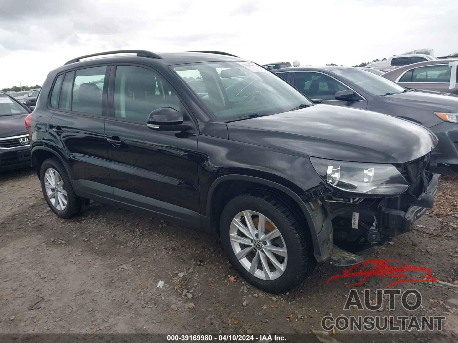 VOLKSWAGEN TIGUAN 2017 - WVGAV7AX8HK046309