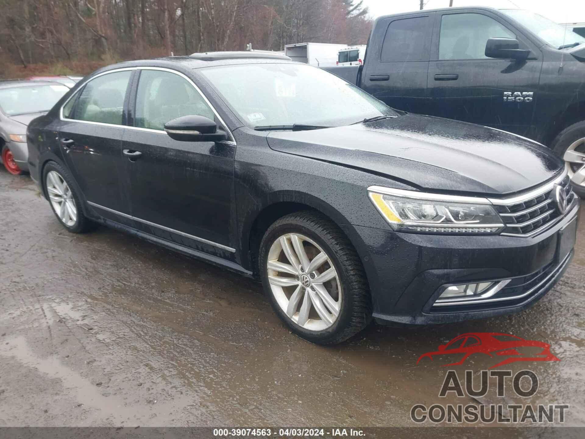VOLKSWAGEN PASSAT 2018 - 1VWCA7A36JC002246