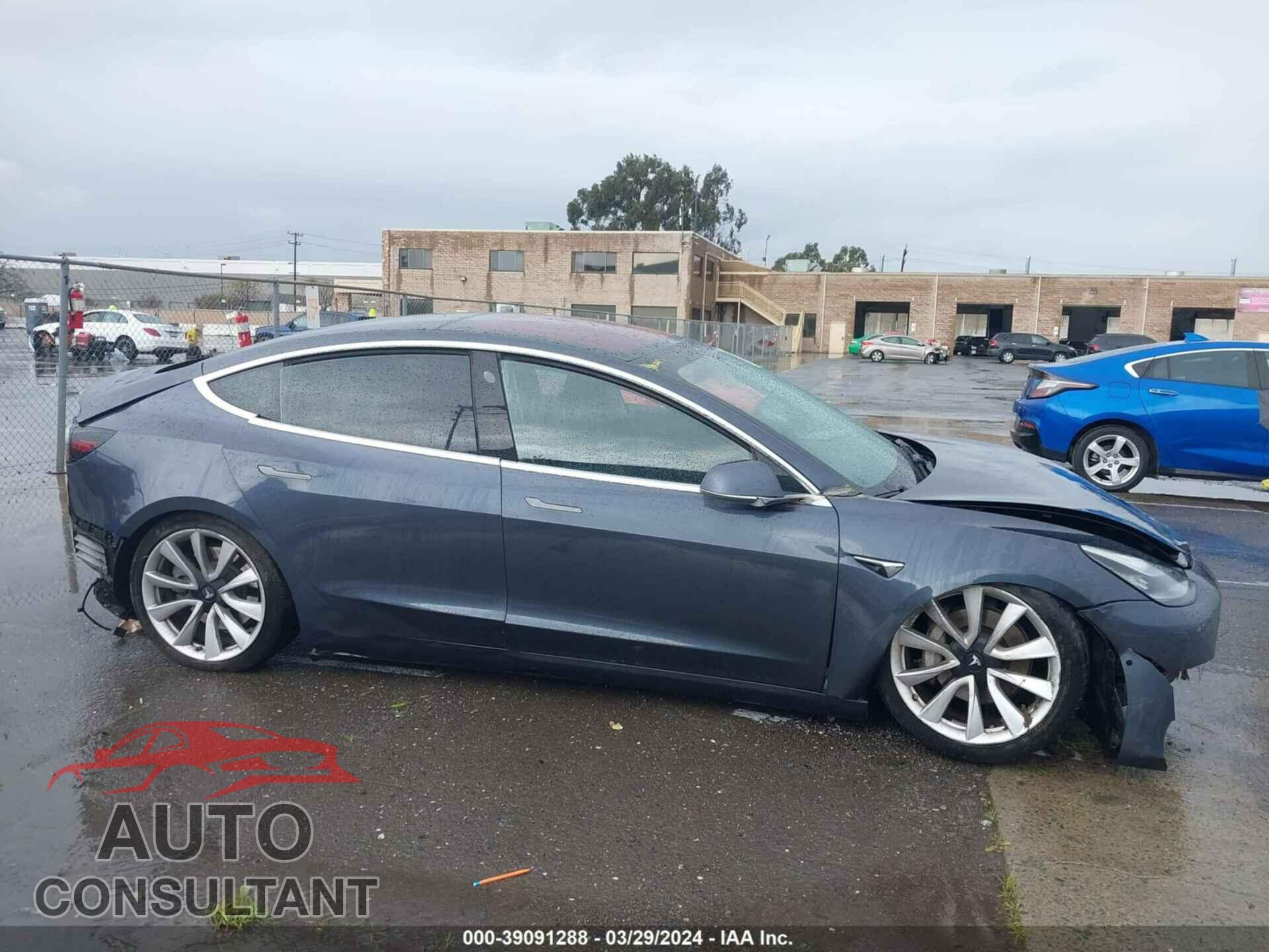 TESLA MODEL 3 2018 - 5YJ3E1EA9JF024001