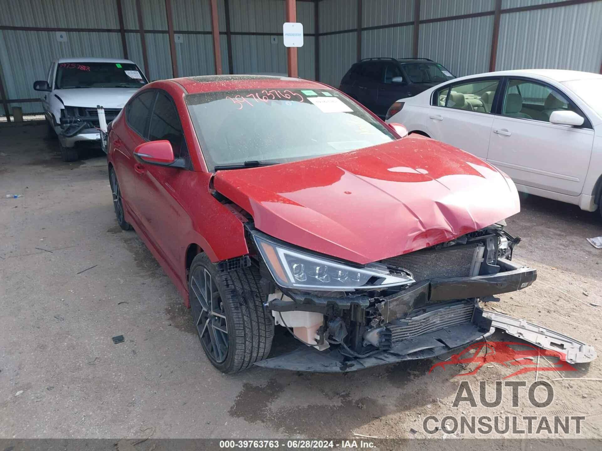 HYUNDAI ELANTRA 2020 - KMHD04LB5LU061682