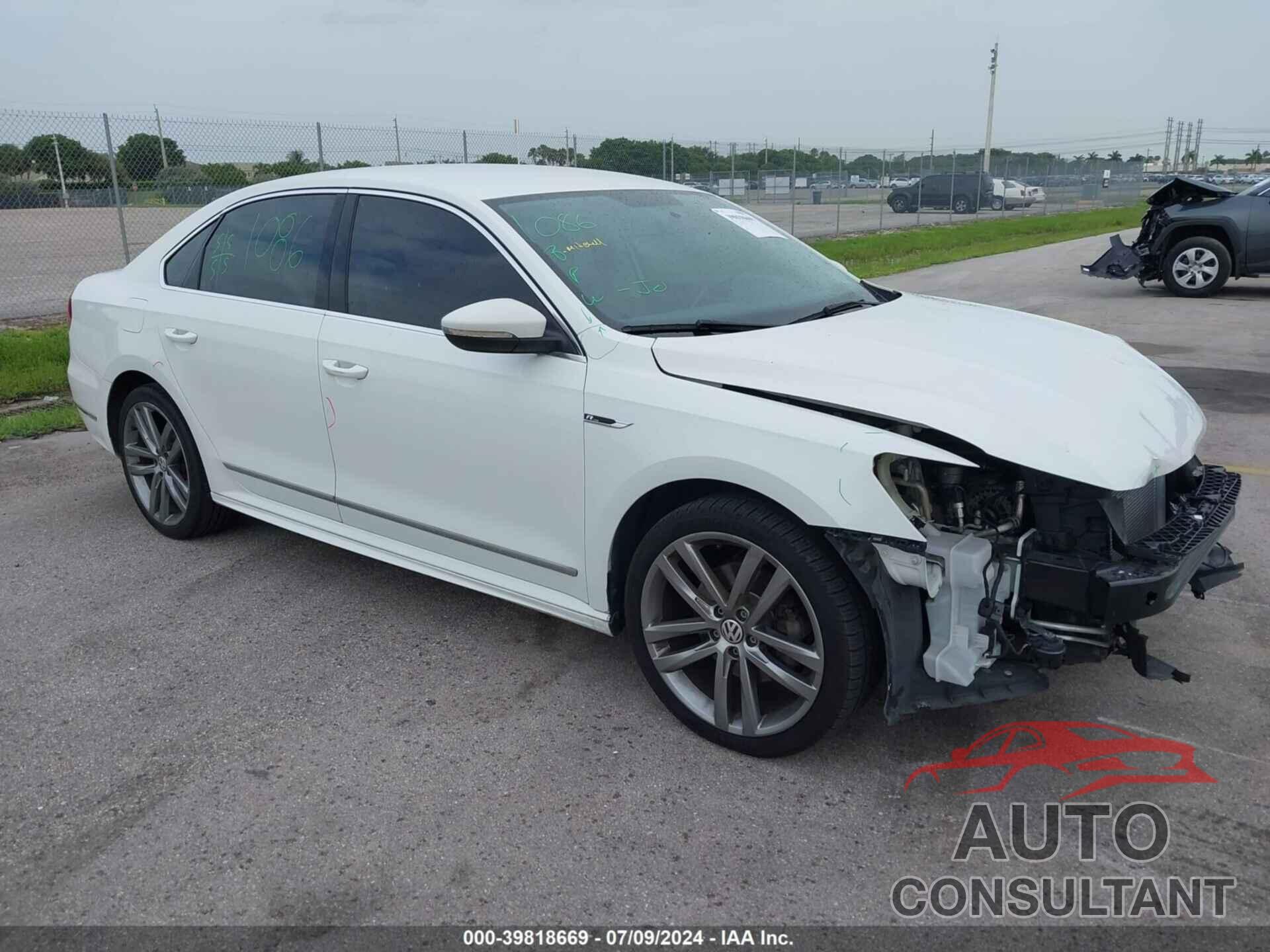 VOLKSWAGEN PASSAT 2017 - 1VWDT7A30HC005880