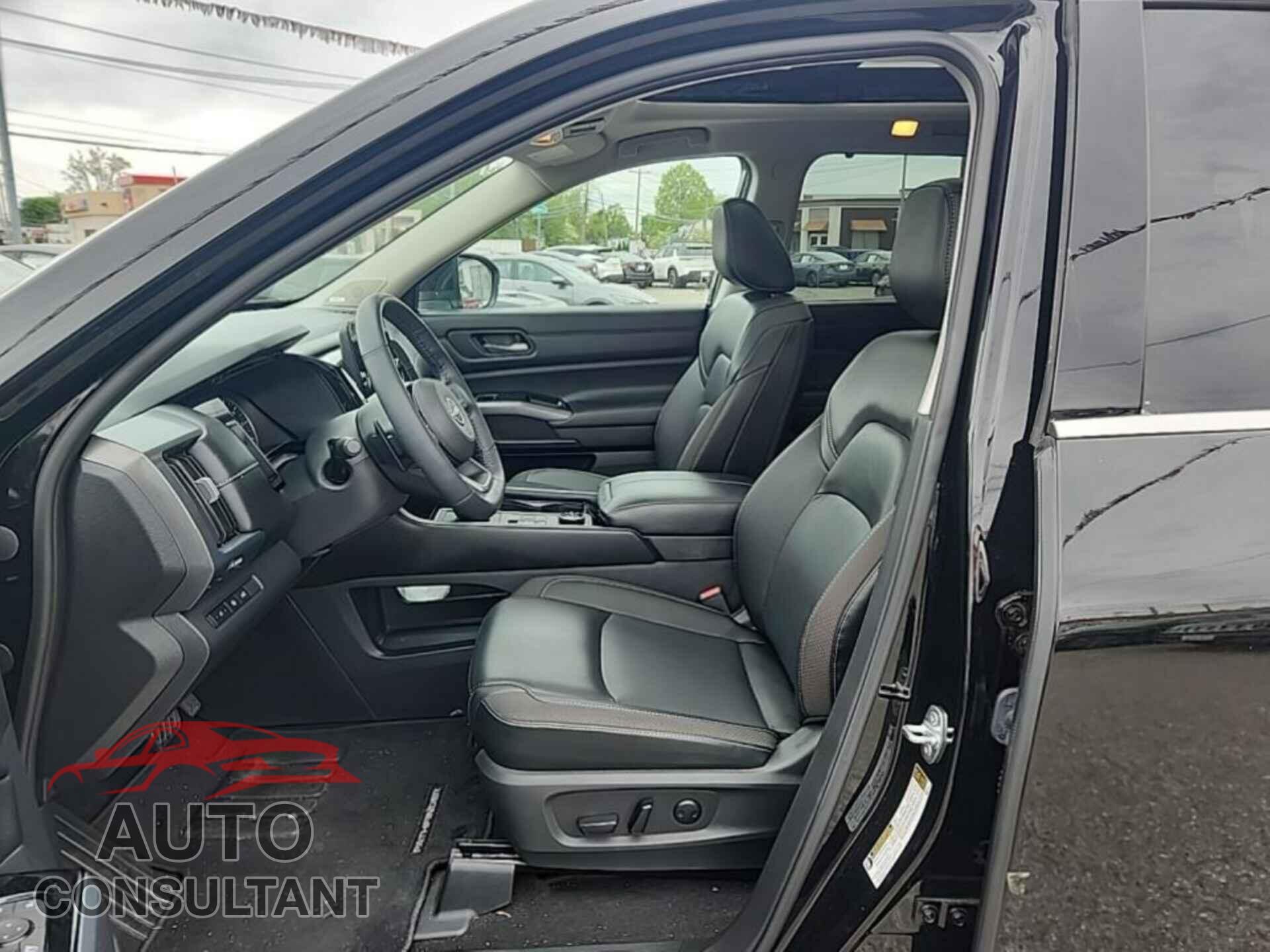 NISSAN PATHFINDER 2023 - 5N1DR3CD8PC225228
