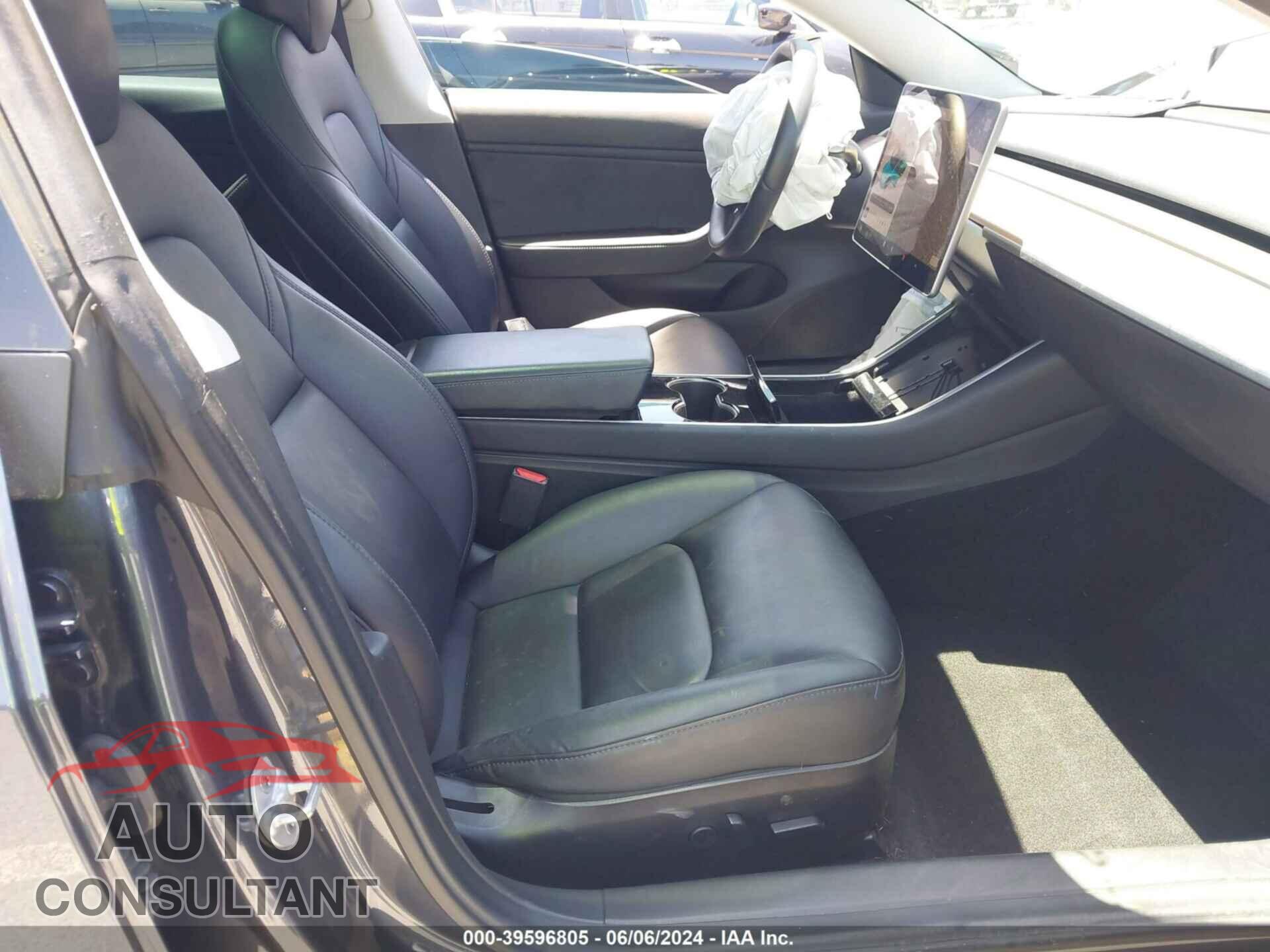 TESLA MODEL 3 2019 - 5YJ3E1EAXKF447493