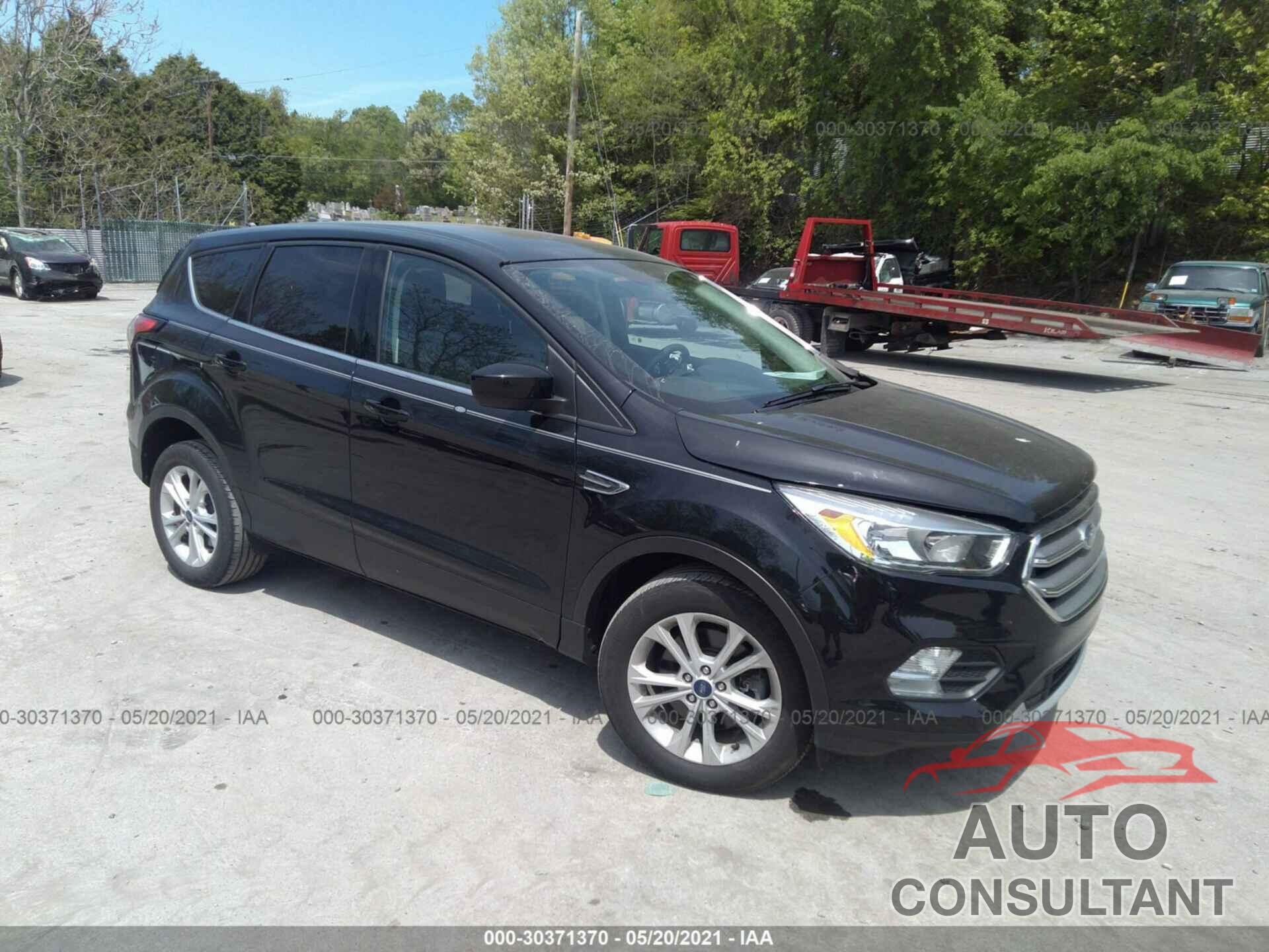 FORD ESCAPE 2017 - 1FMCU9G98HUD06437