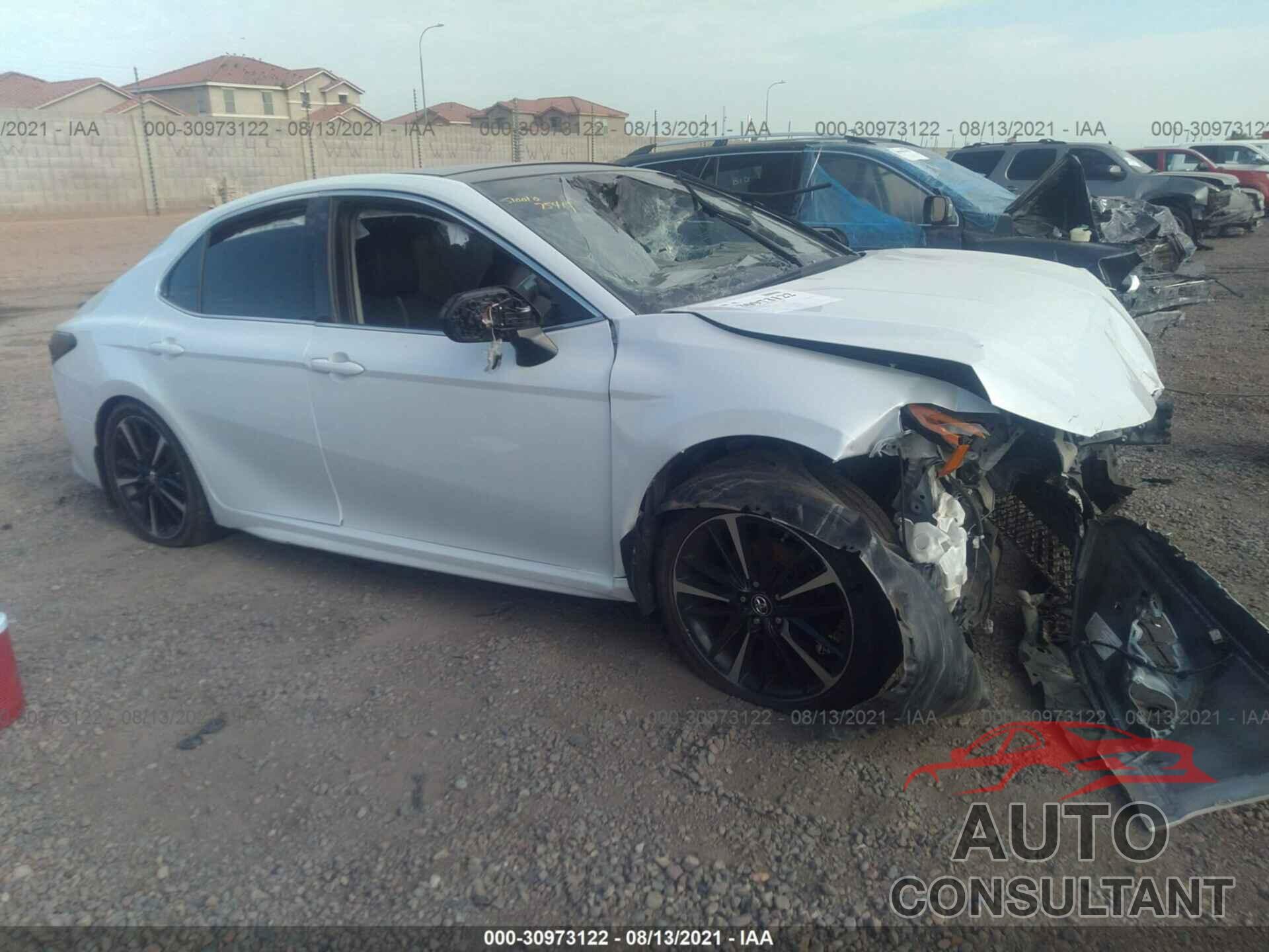 TOYOTA CAMRY 2018 - 4T1B61HK9JU074834