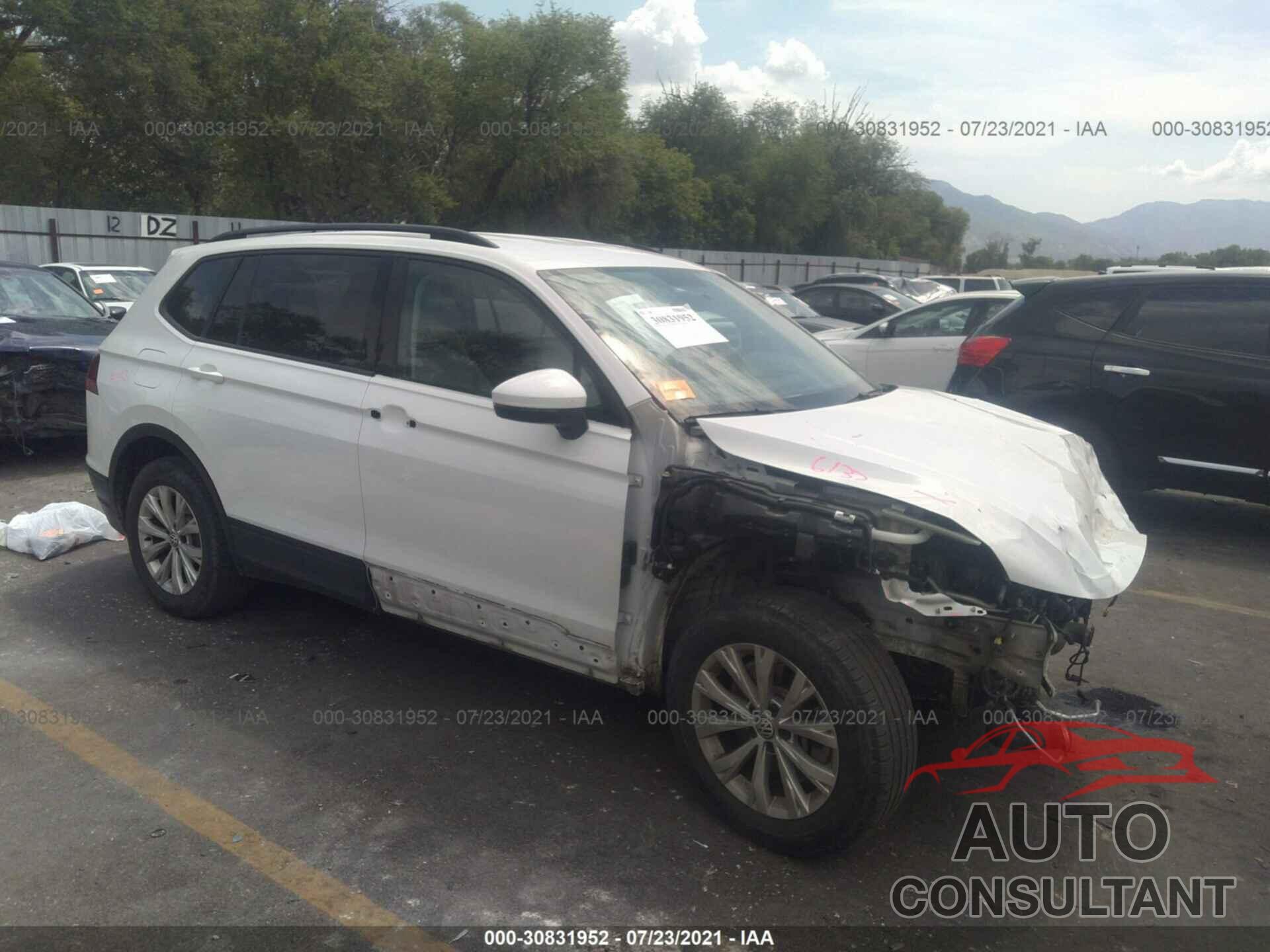 VOLKSWAGEN TIGUAN 2019 - 3VV0B7AX4KM033521