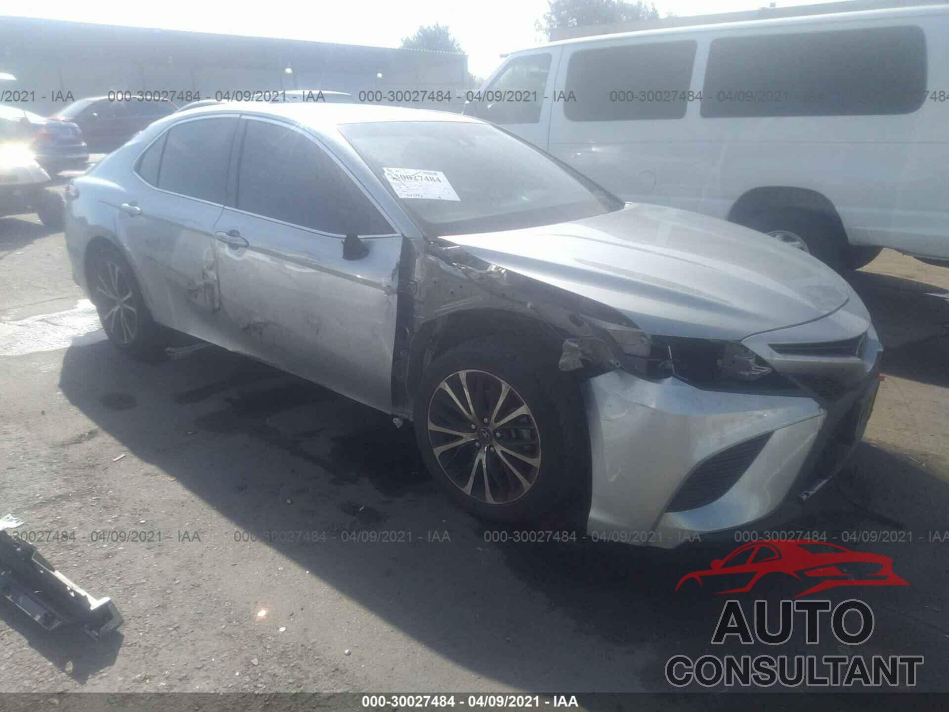 TOYOTA CAMRY 2018 - 4T1B11HK7JU659815