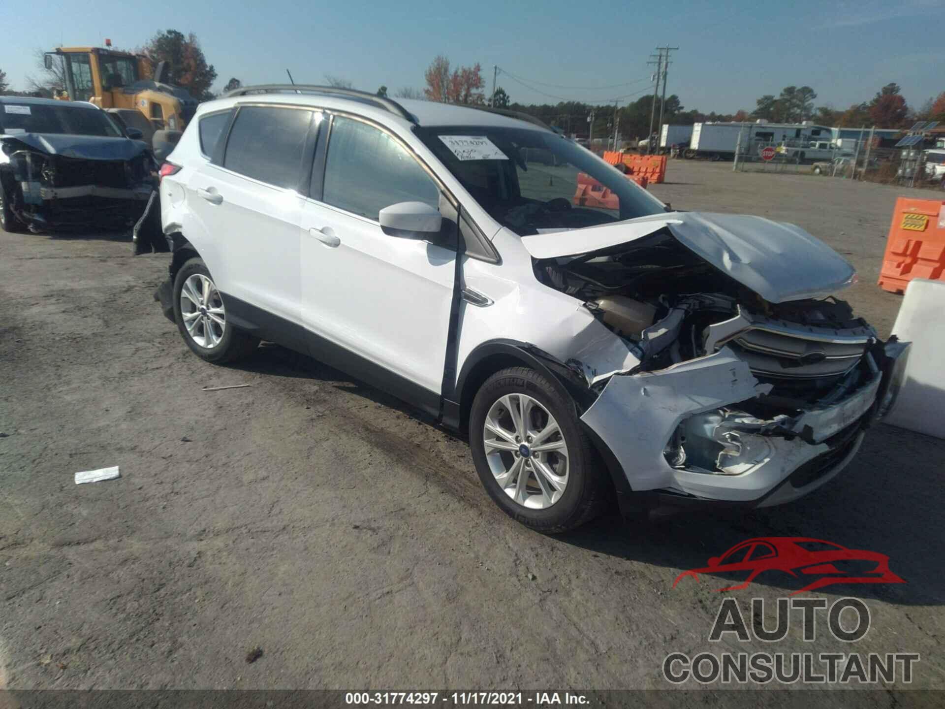 FORD ESCAPE 2018 - 1FMCU0GD9JUB21142