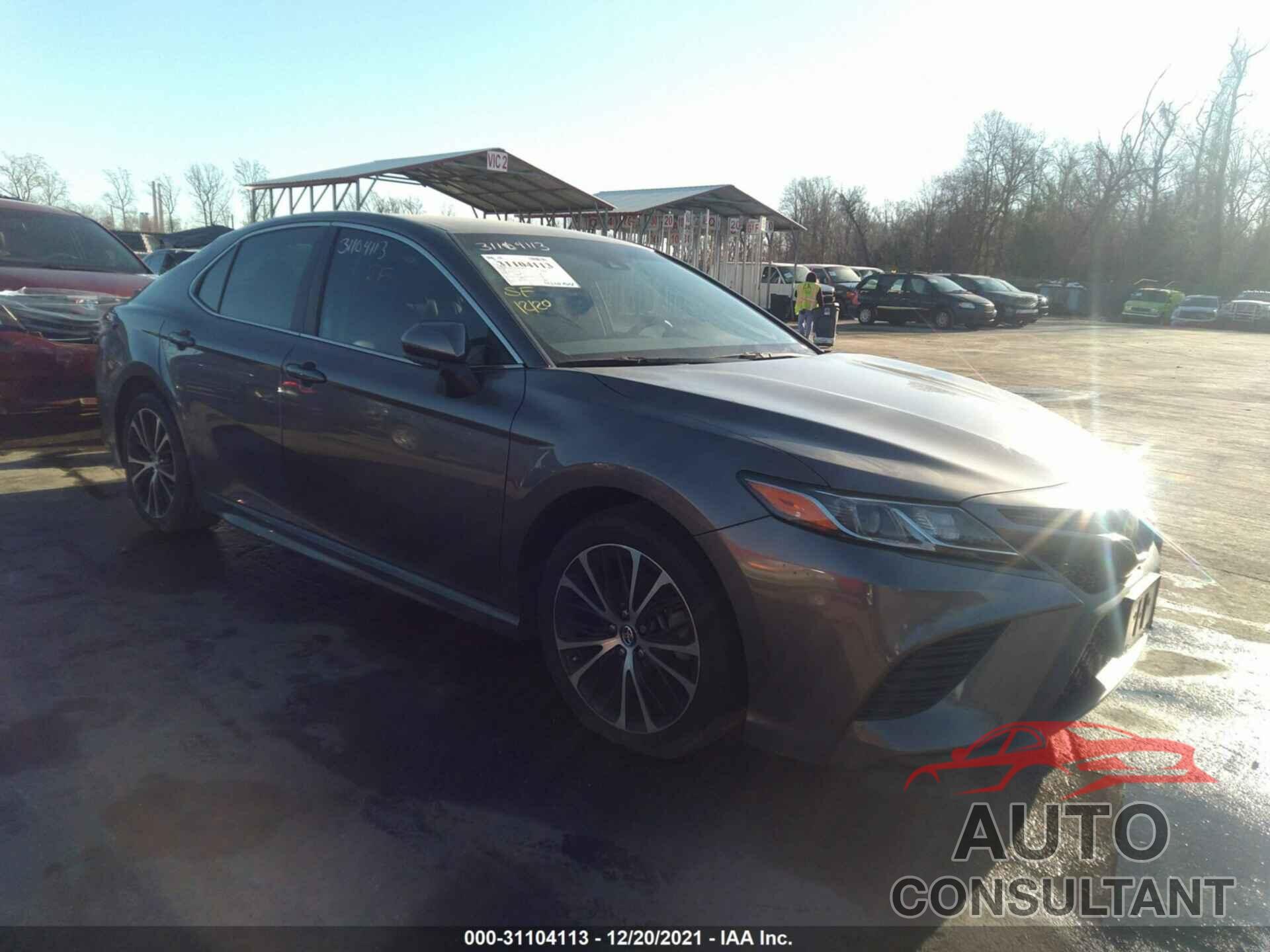 TOYOTA CAMRY 2018 - 4T1B11HK2JU666669
