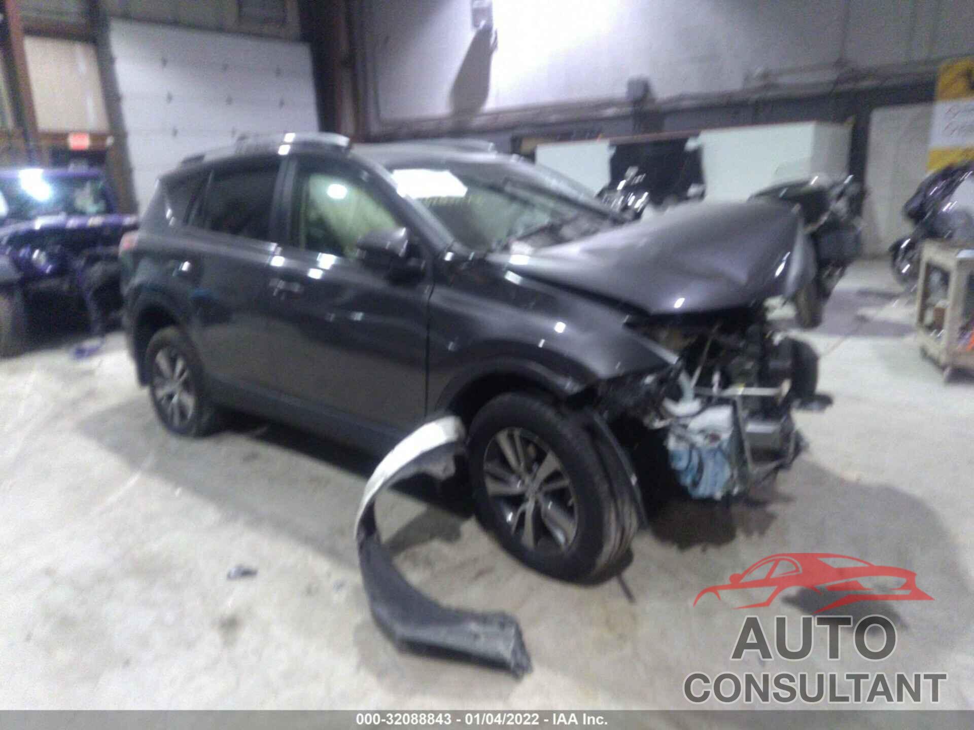 TOYOTA RAV4 2018 - JTMRFREV3JJ730060