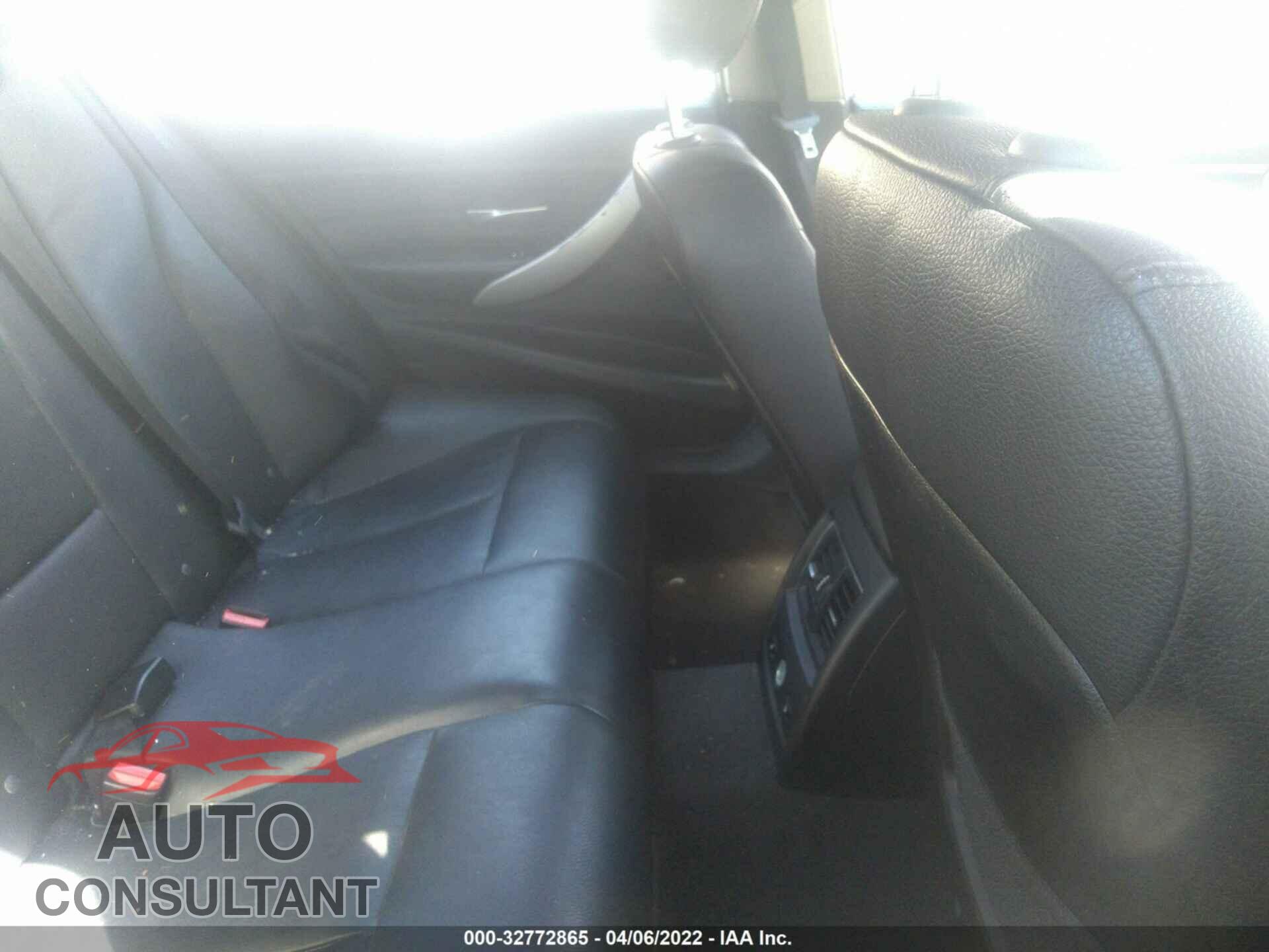 BMW 3 SERIES 2016 - WBA8E5G55GNU20575
