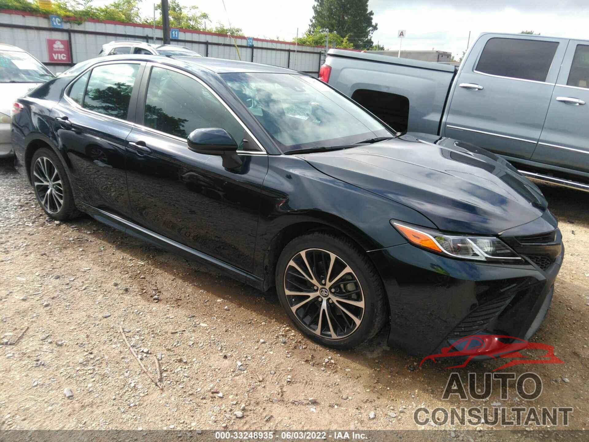 TOYOTA CAMRY 2018 - 4T1B11HK4JU547165