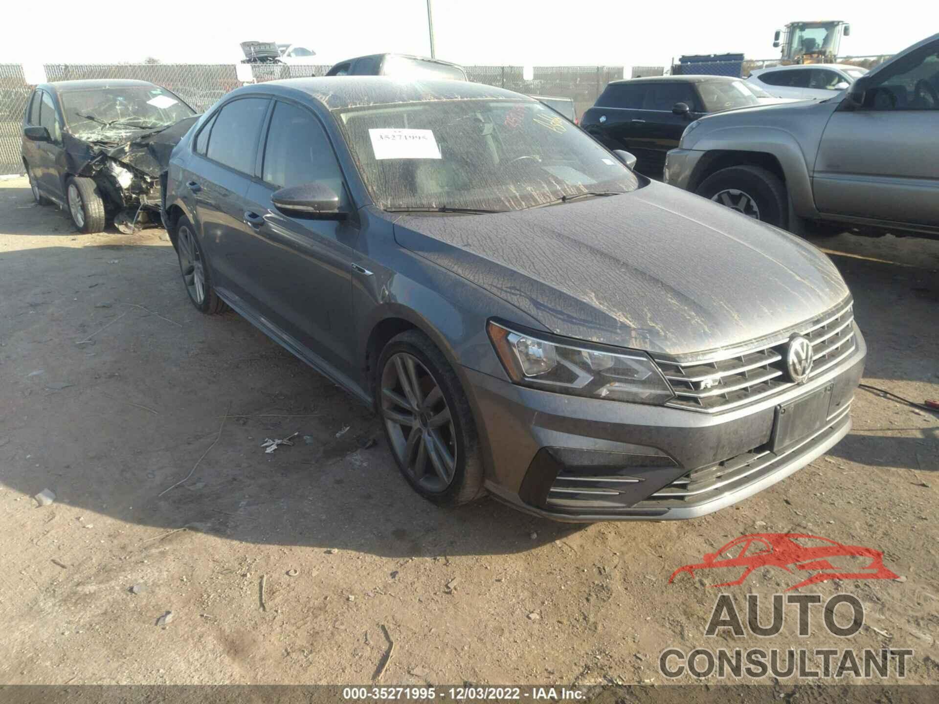 VOLKSWAGEN PASSAT 2018 - 1VWAA7A33JC015494