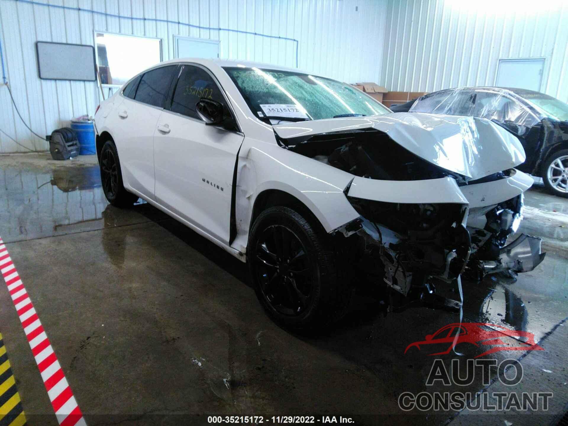 CHEVROLET MALIBU 2017 - 1G1ZE5ST3HF140896