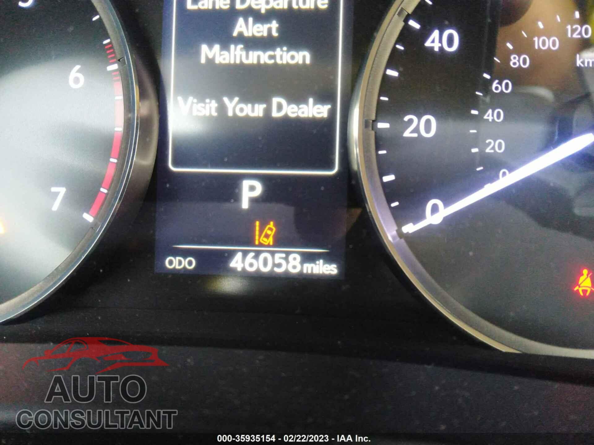 LEXUS IS 2017 - JTHBA1D27H5052746