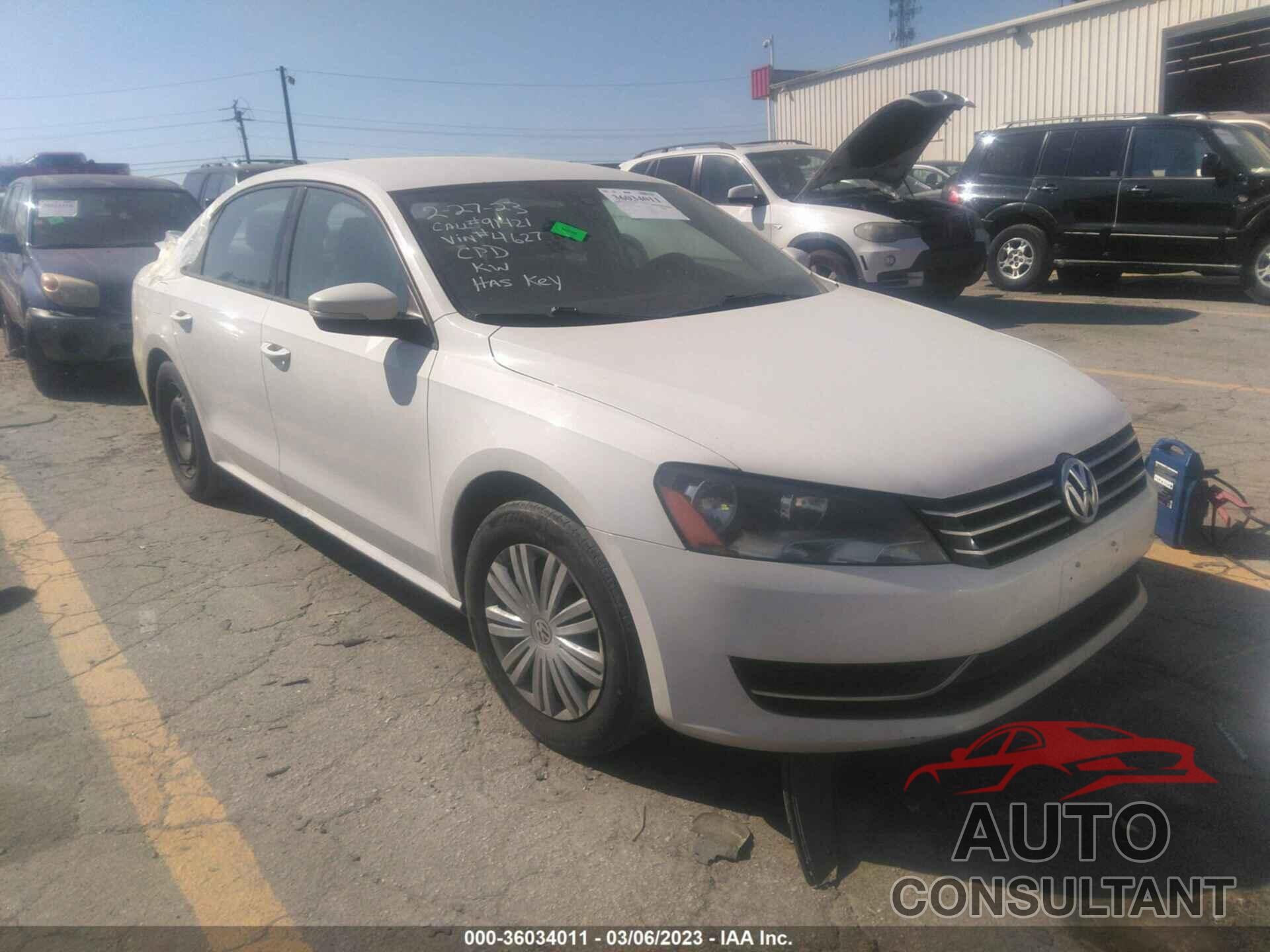 VOLKSWAGEN PASSAT 2015 - 1VWAT7A30FC014627