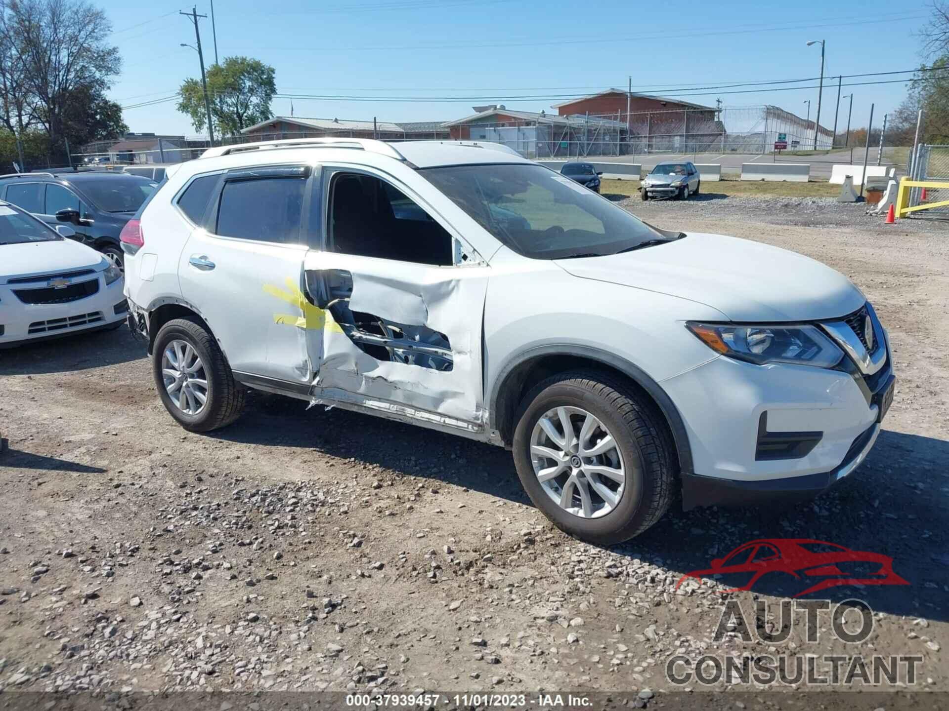 NISSAN ROGUE 2018 - KNMAT2MV8JP591023