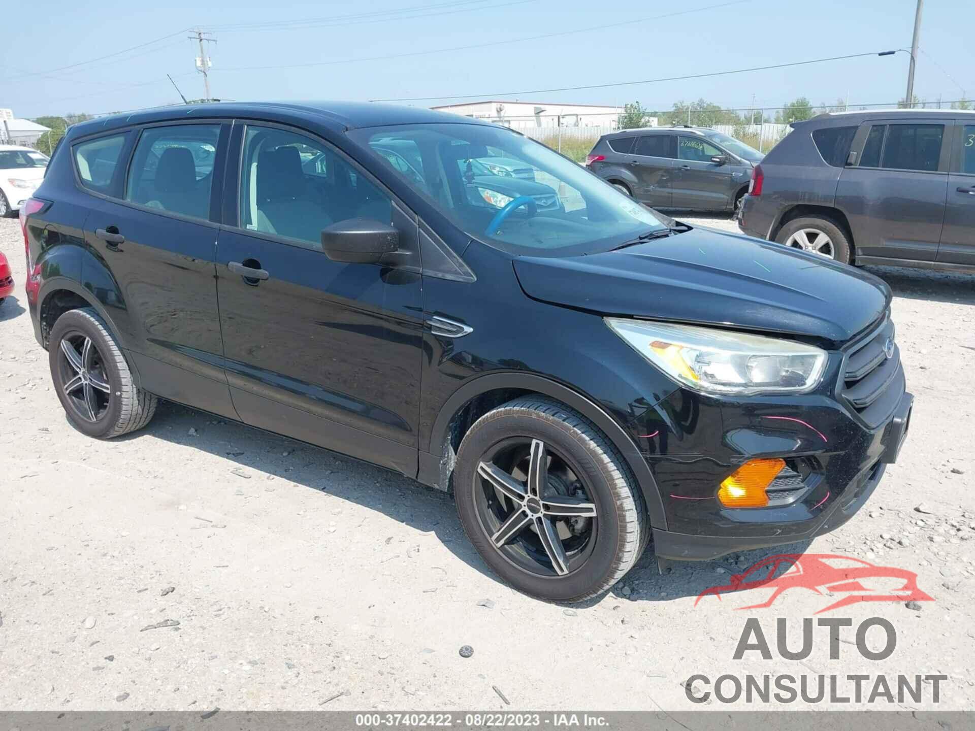 FORD ESCAPE 2017 - 1FMCU0F70HUD28735