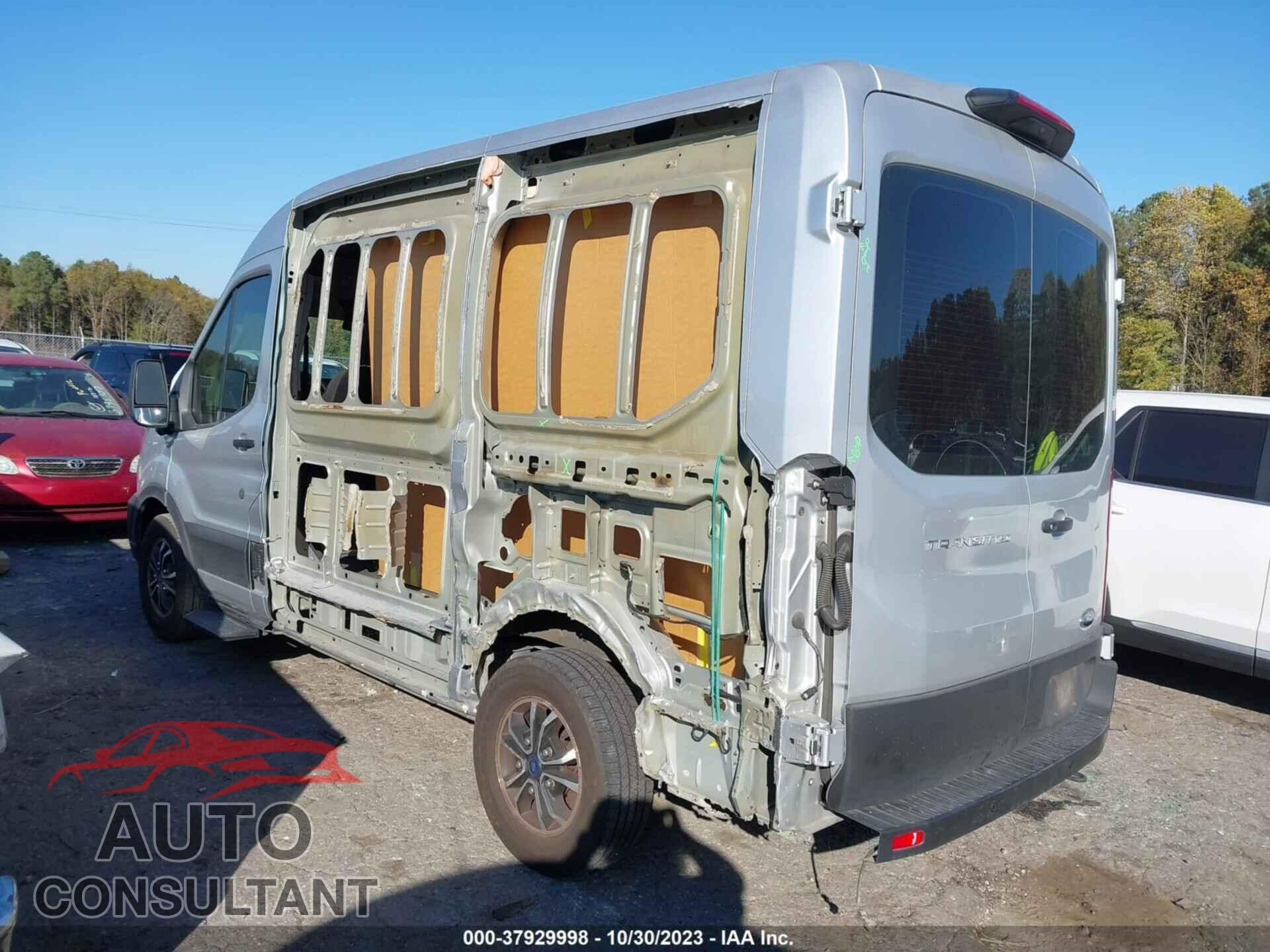 FORD TRANSIT-150 CARGO VAN 2022 - 1FTYE1C84NKA04513