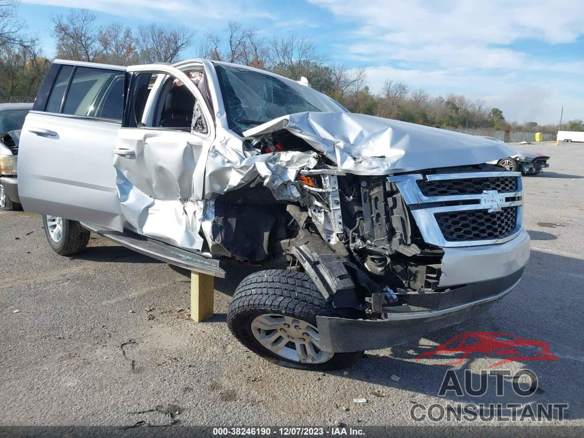 CHEVROLET SUBURBAN 2019 - 1GNSCHKC1KR188359