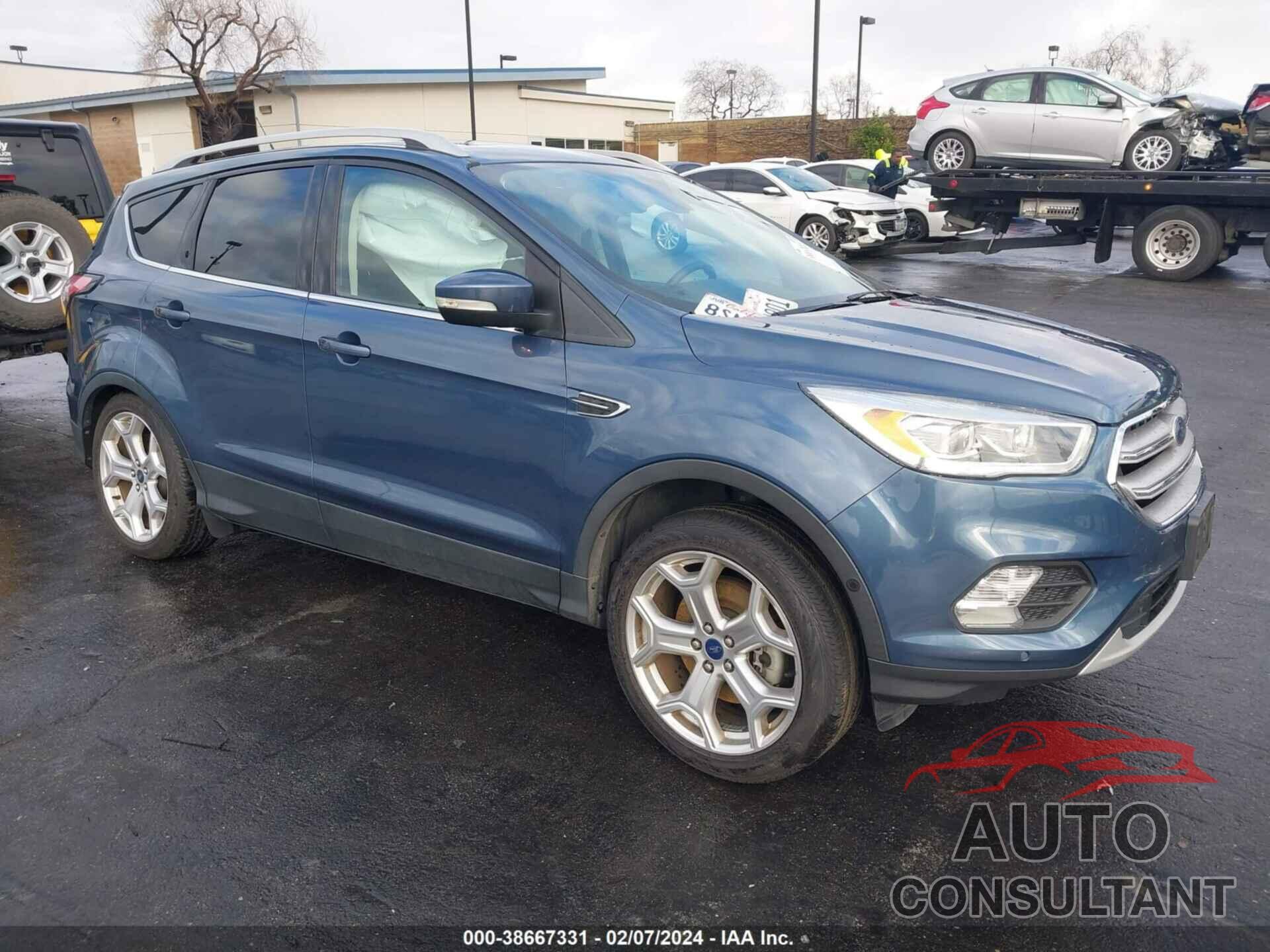 FORD ESCAPE 2018 - 1FMCU0J92JUC09146