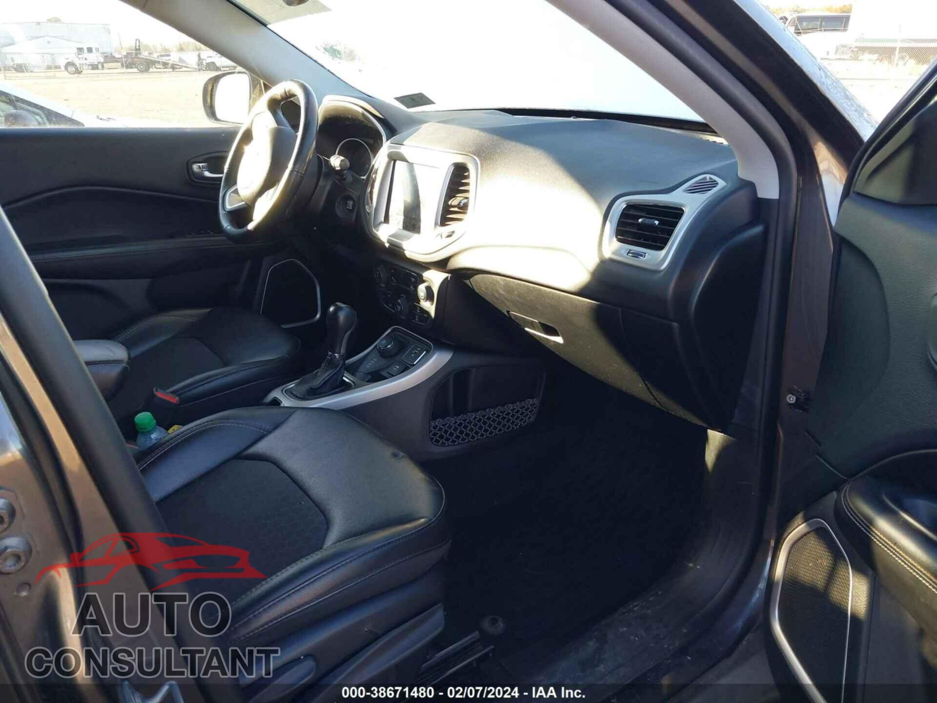 JEEP COMPASS 2018 - 3C4NJDBB6JT393208