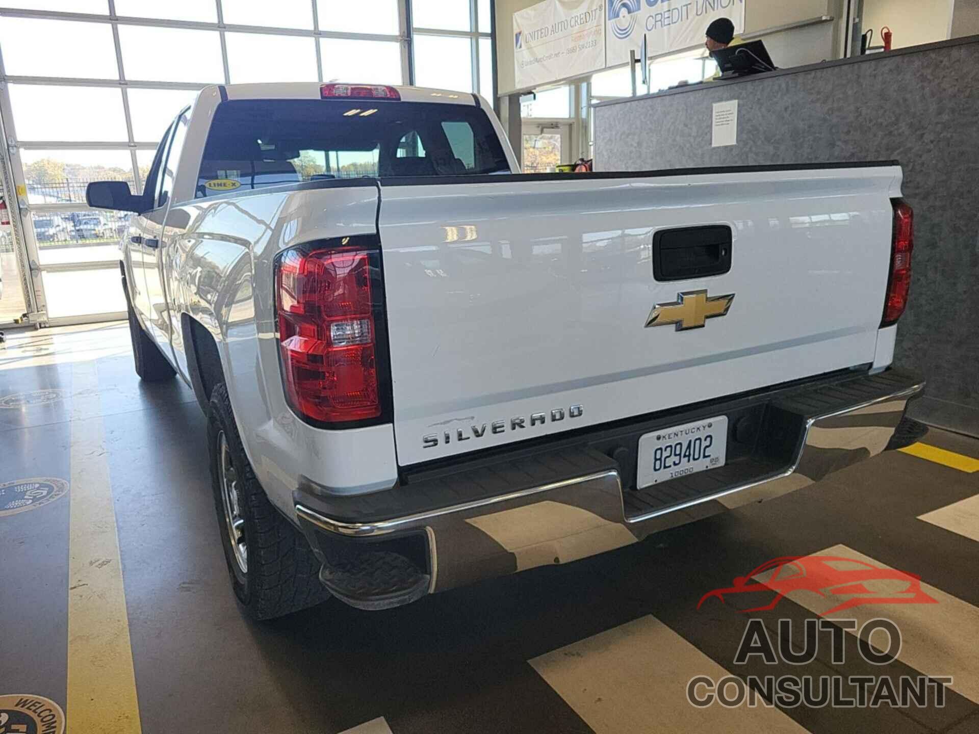 CHEVROLET SILVERADO 1500 2018 - 1GCRCNEC2JZ231932