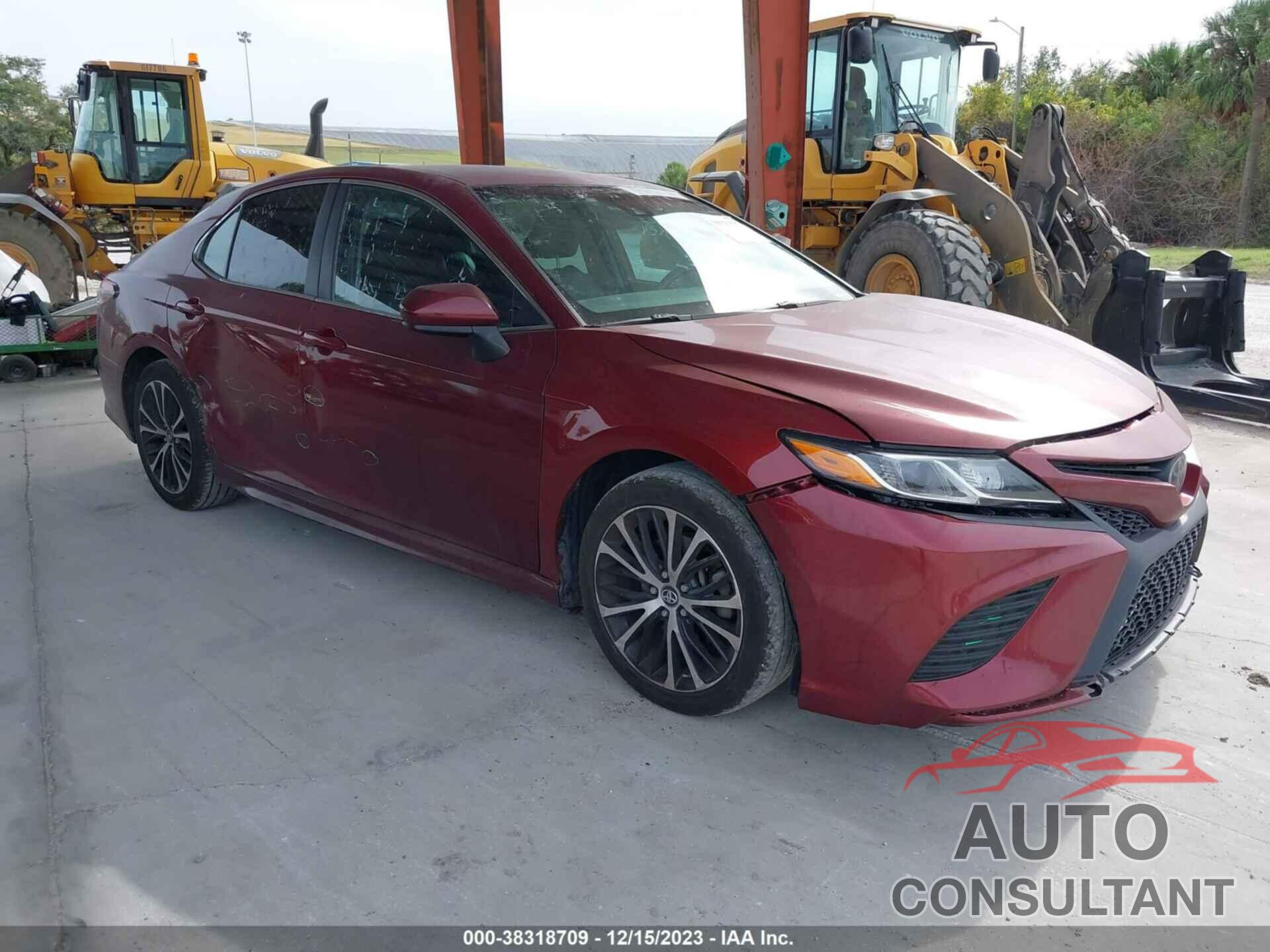 TOYOTA CAMRY 2018 - 4T1B11HK4JU514988