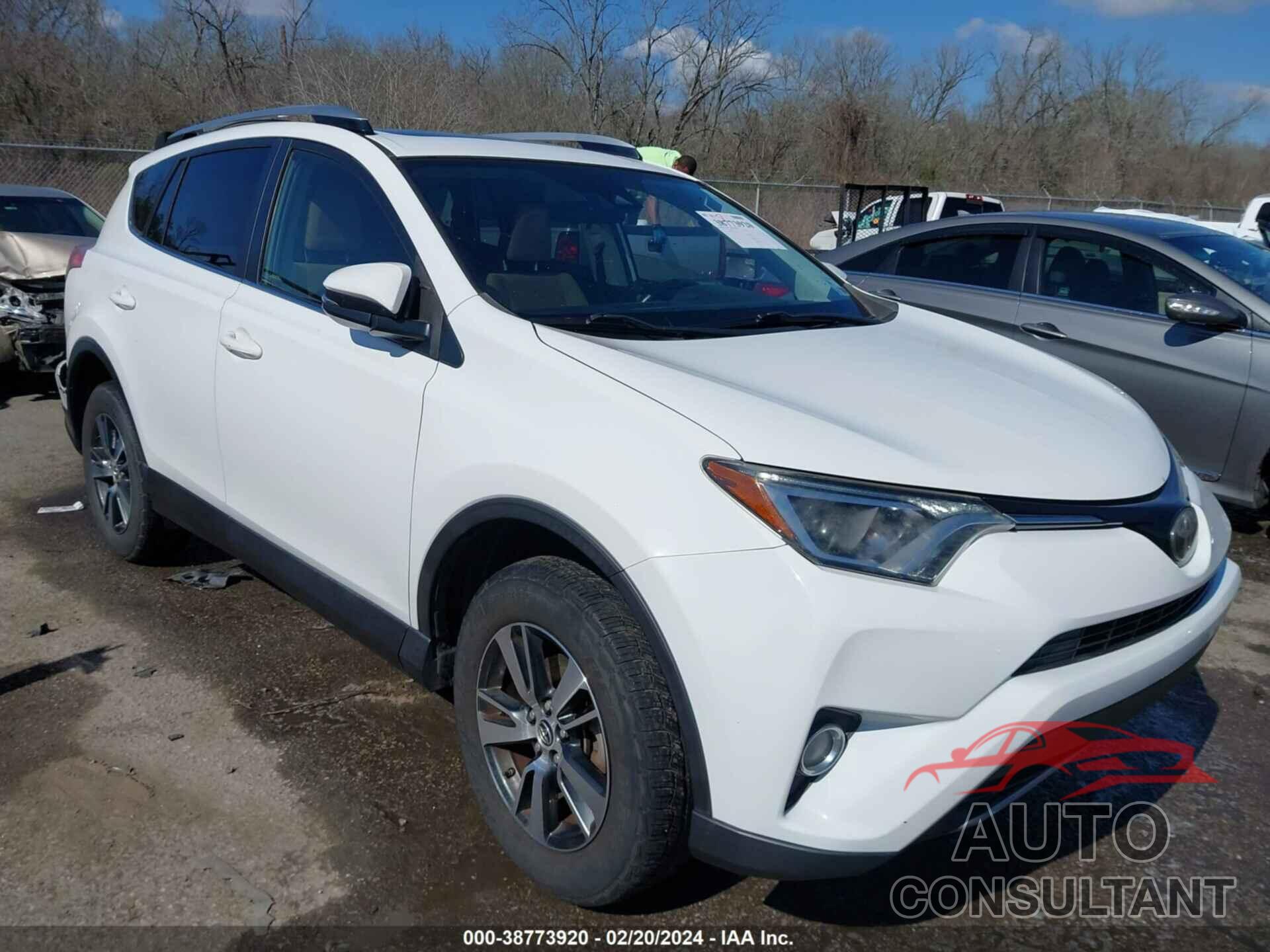 TOYOTA RAV4 2017 - JTMWFREV5HJ715119