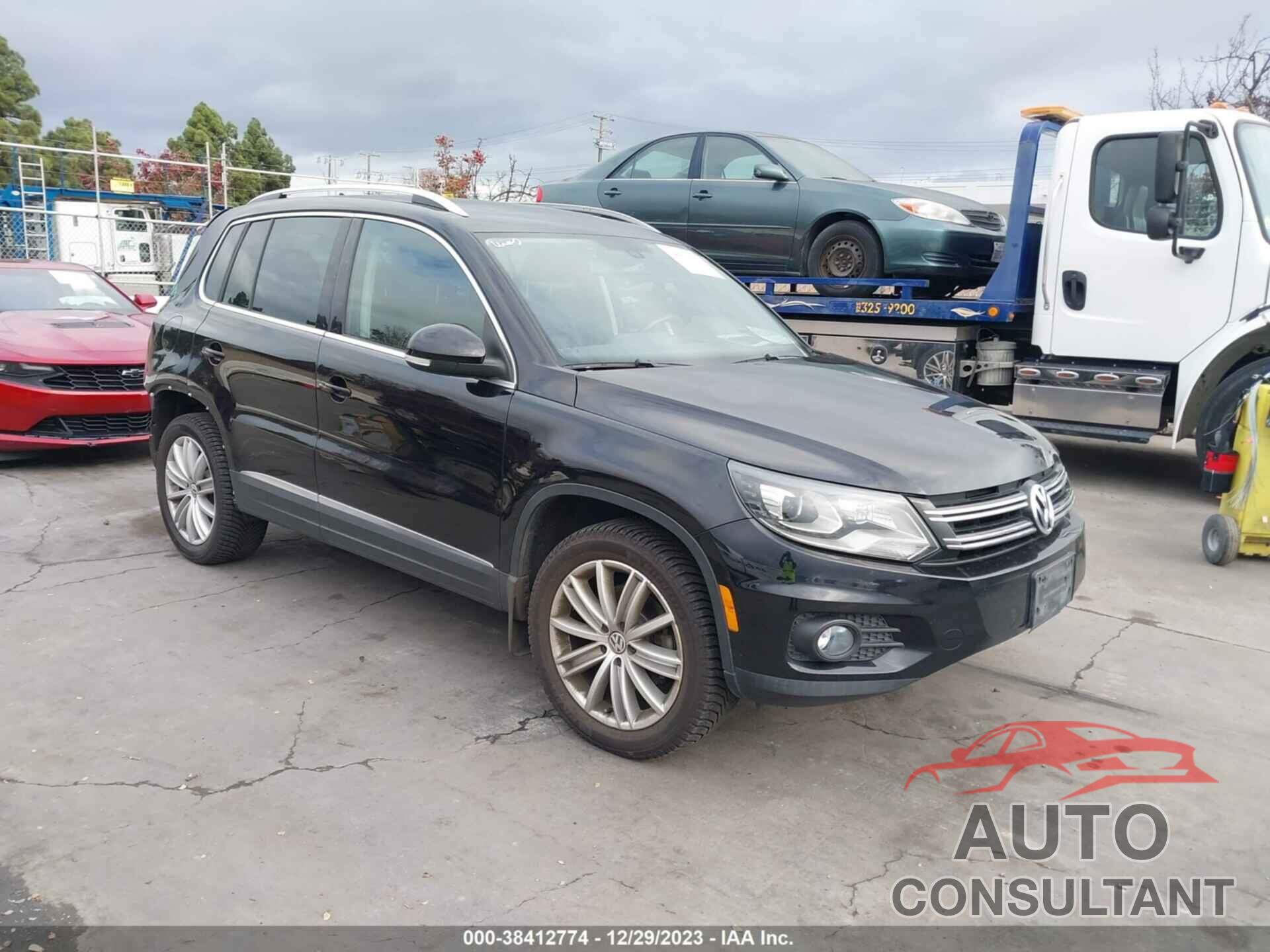 VOLKSWAGEN TIGUAN 2016 - WVGBV7AX2GW615182