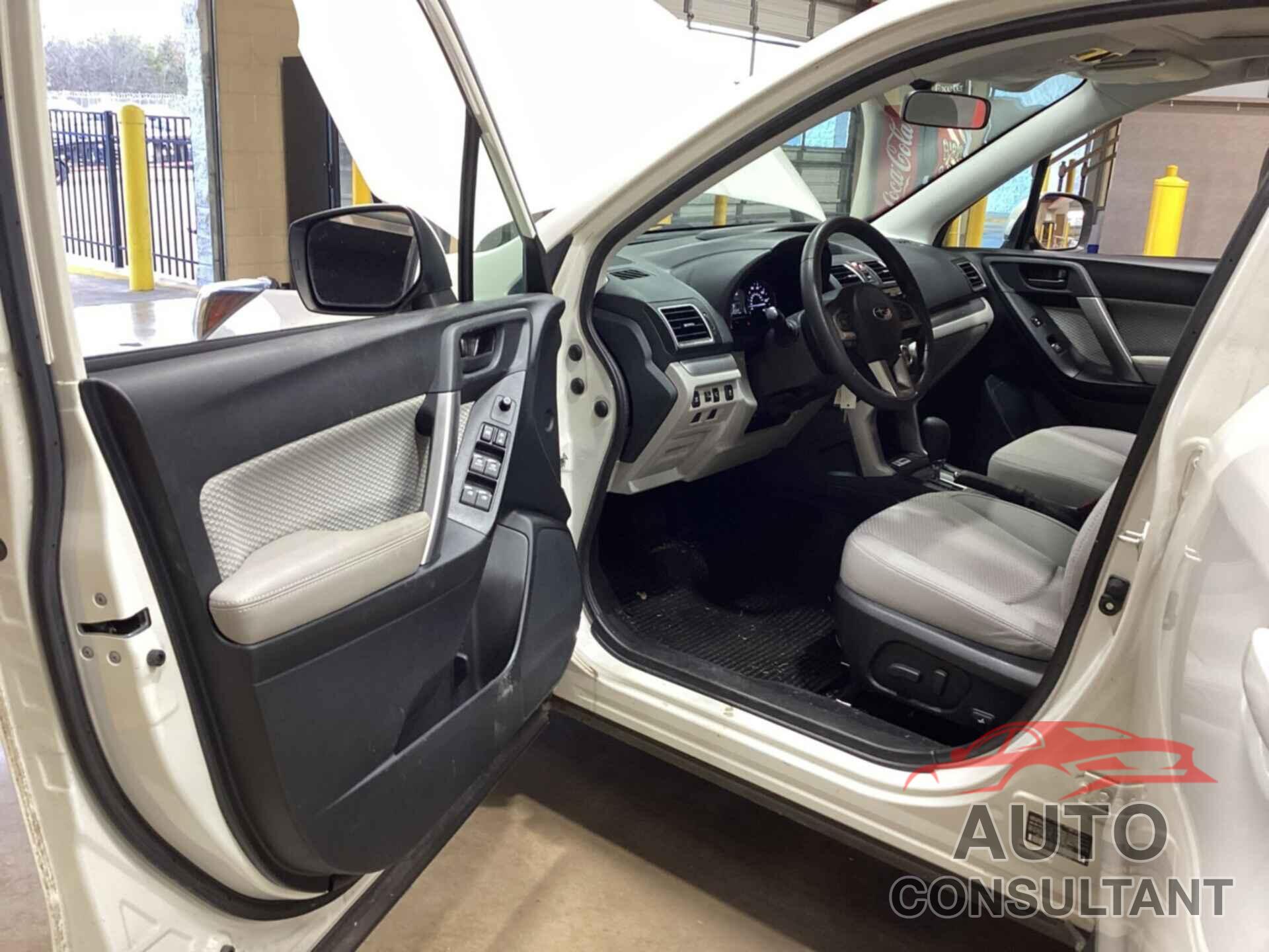 SUBARU FORESTER 2018 - JF2SJAGC9JH594068