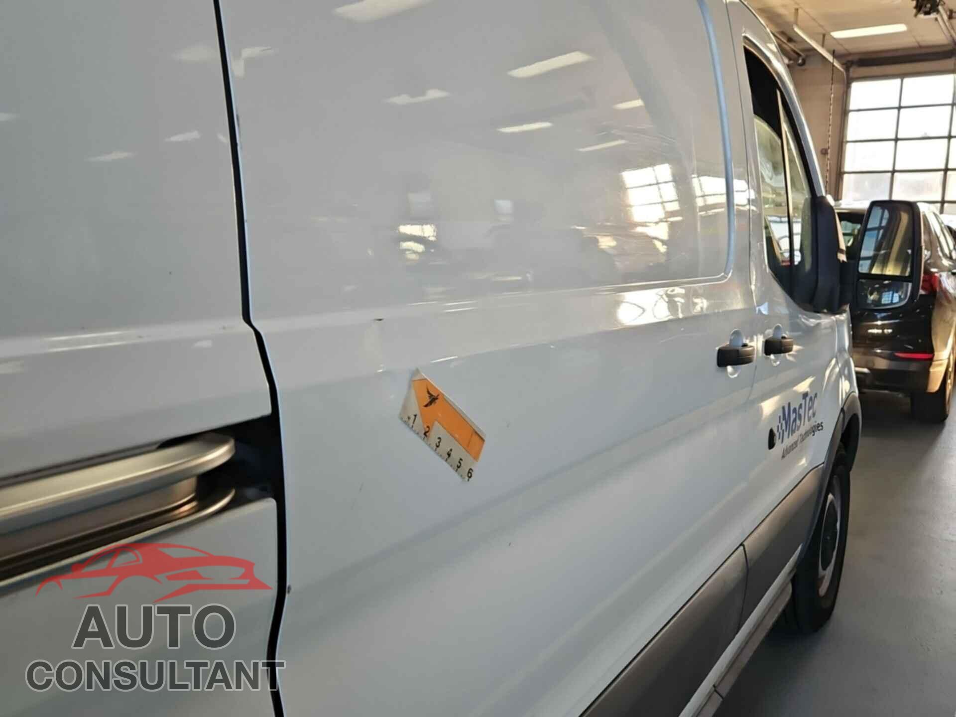 FORD TRANSIT-150 2017 - 1FTYE1YM2HKA68382