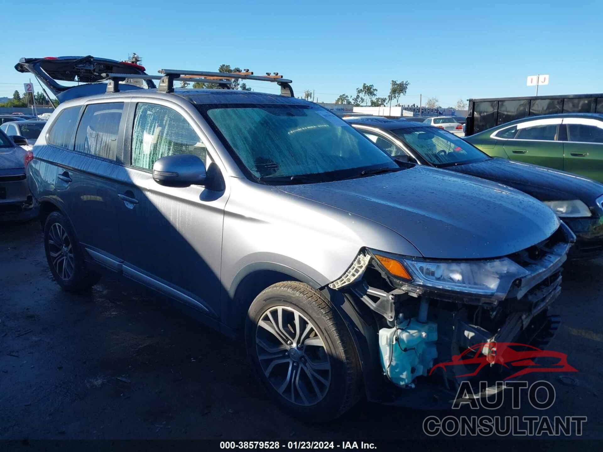 MITSUBISHI OUTLANDER 2018 - JA4AD3A37JZ015332