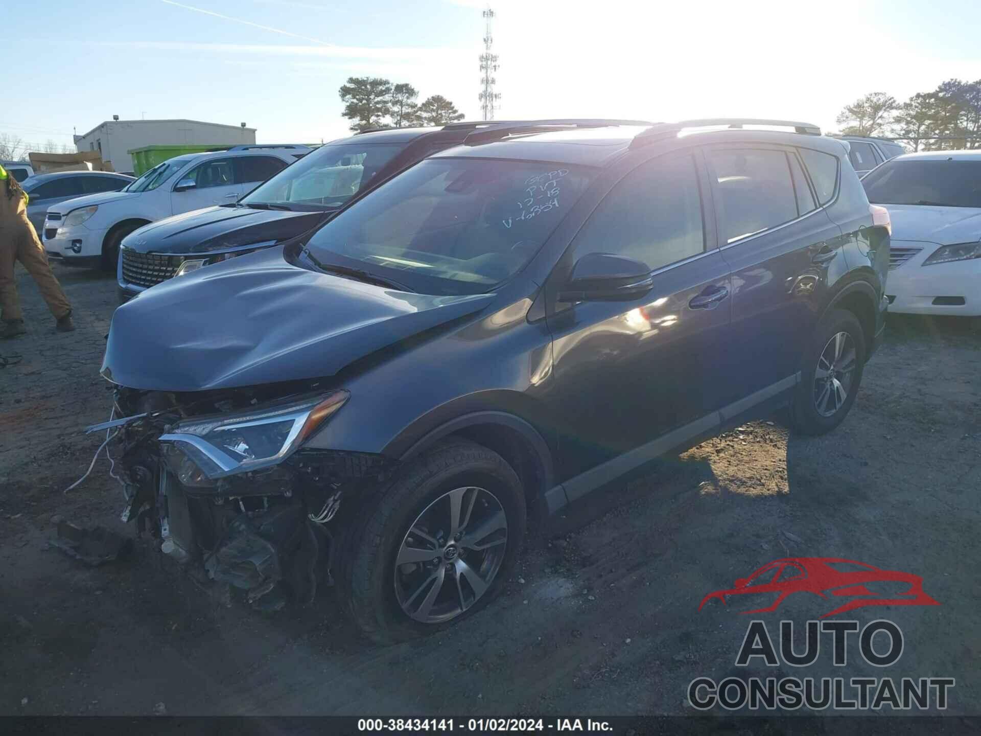 TOYOTA RAV4 2017 - JTMRFREV7HJ106854