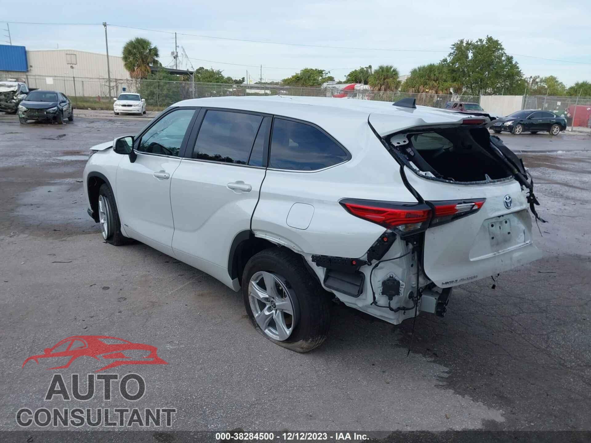 TOYOTA HIGHLANDER 2023 - 5TDBBRCH2PS107101