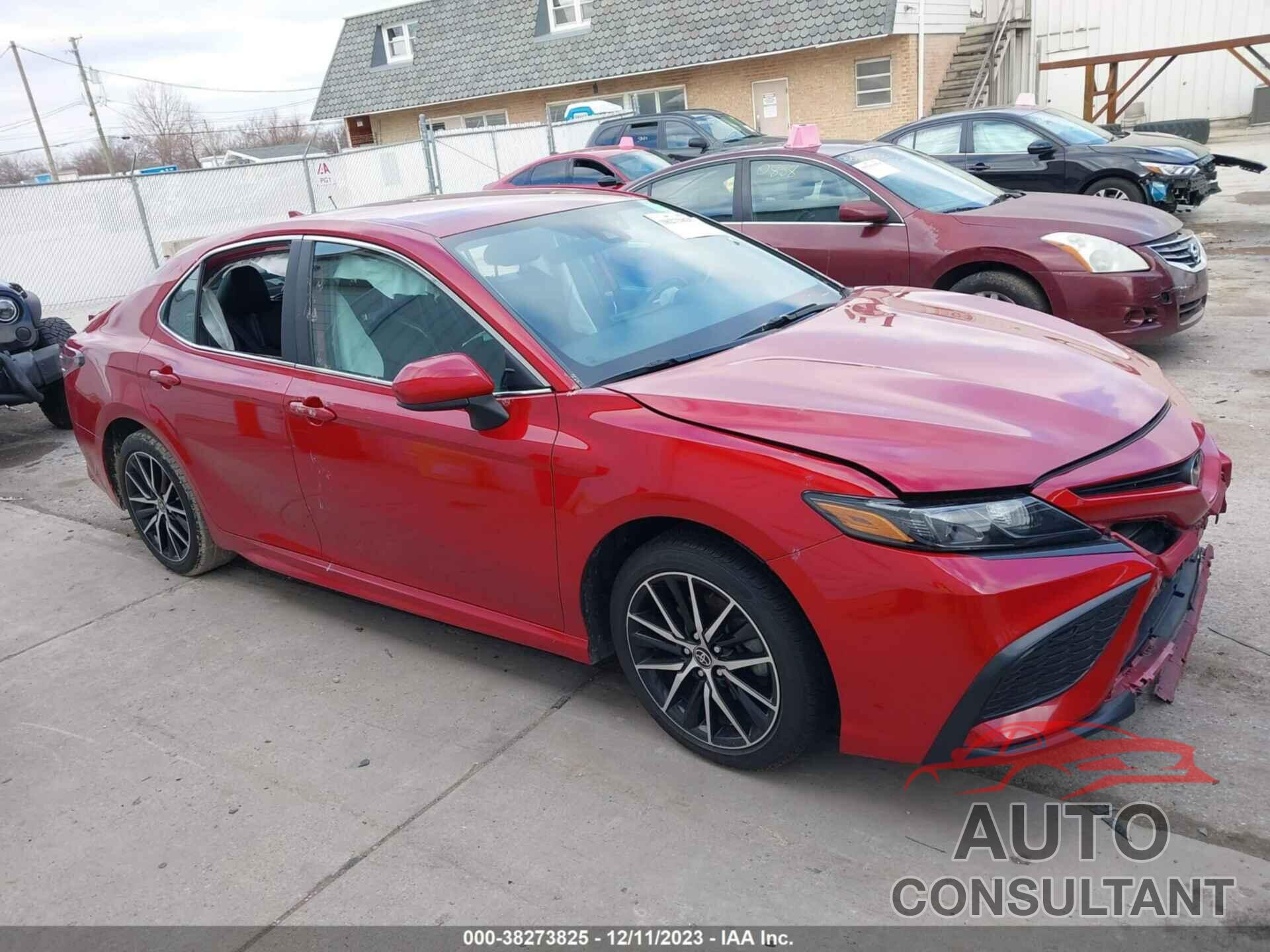 TOYOTA CAMRY 2021 - 4T1G11AK0MU446094
