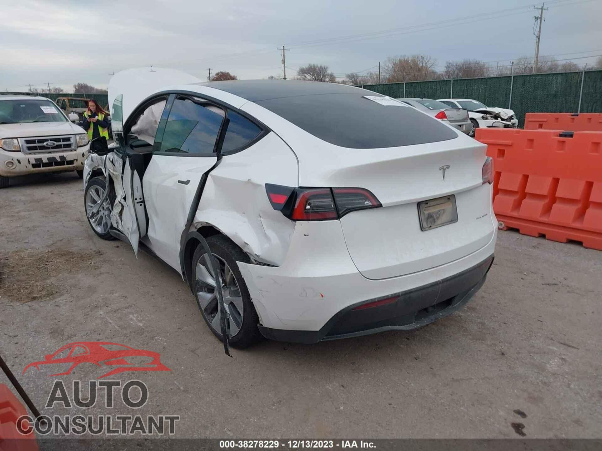 TESLA MODEL Y 2023 - 7SAYGAEE2PF598194