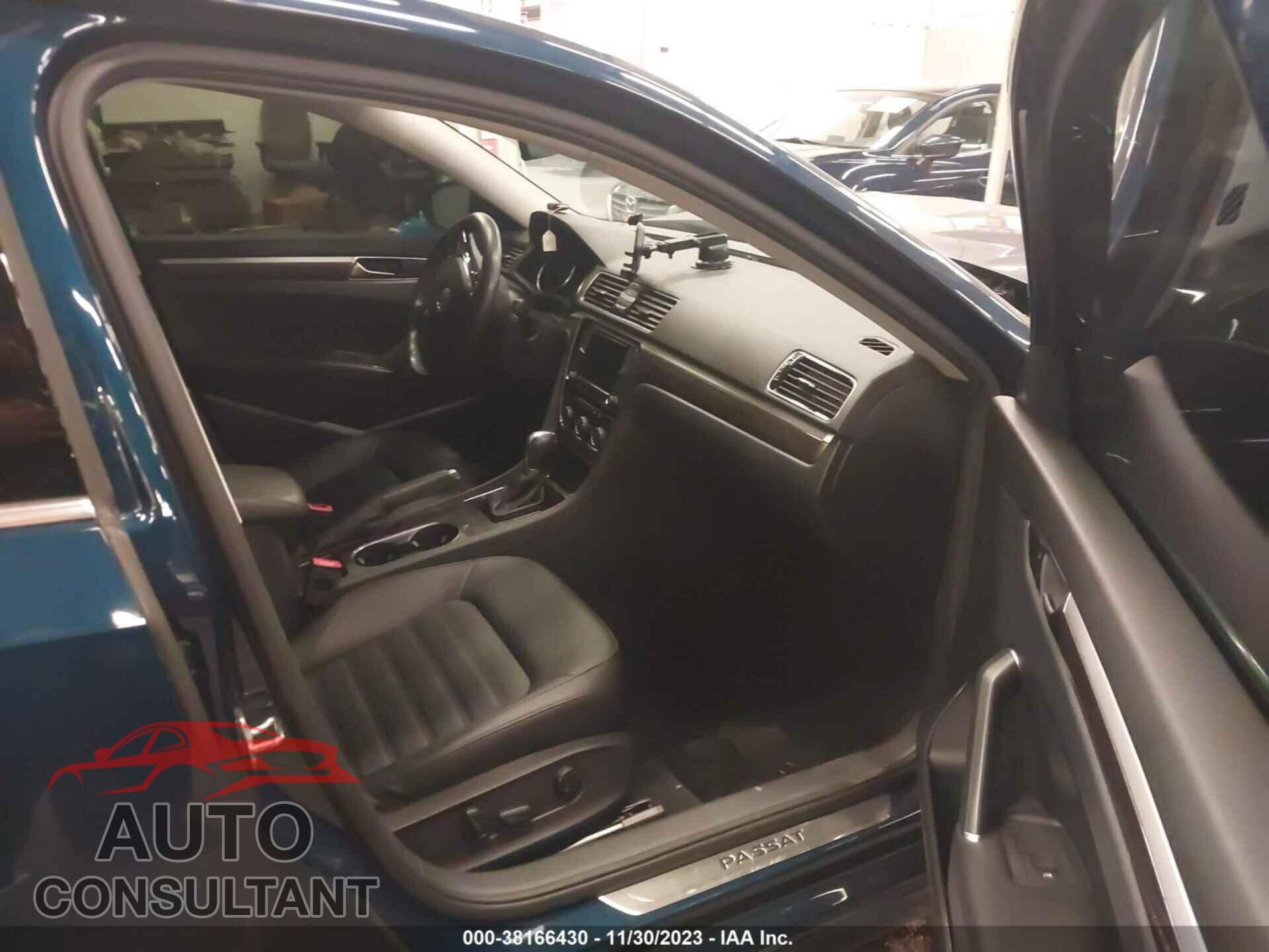 VOLKSWAGEN PASSAT 2018 - 1VWCA7A37JC009478