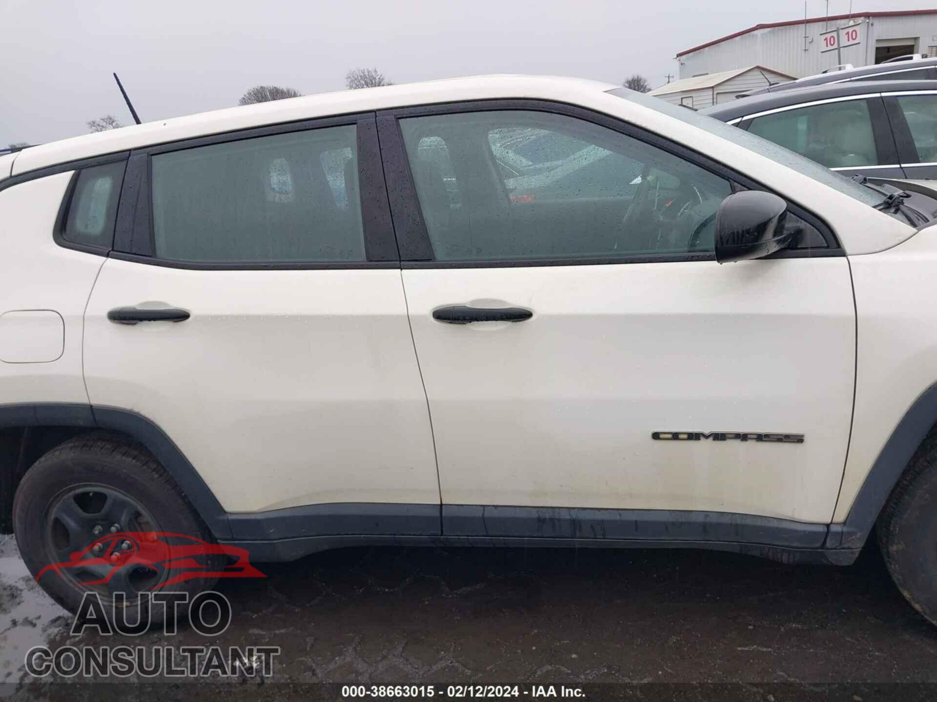 JEEP COMPASS 2018 - 3C4NJCAB2JT151799
