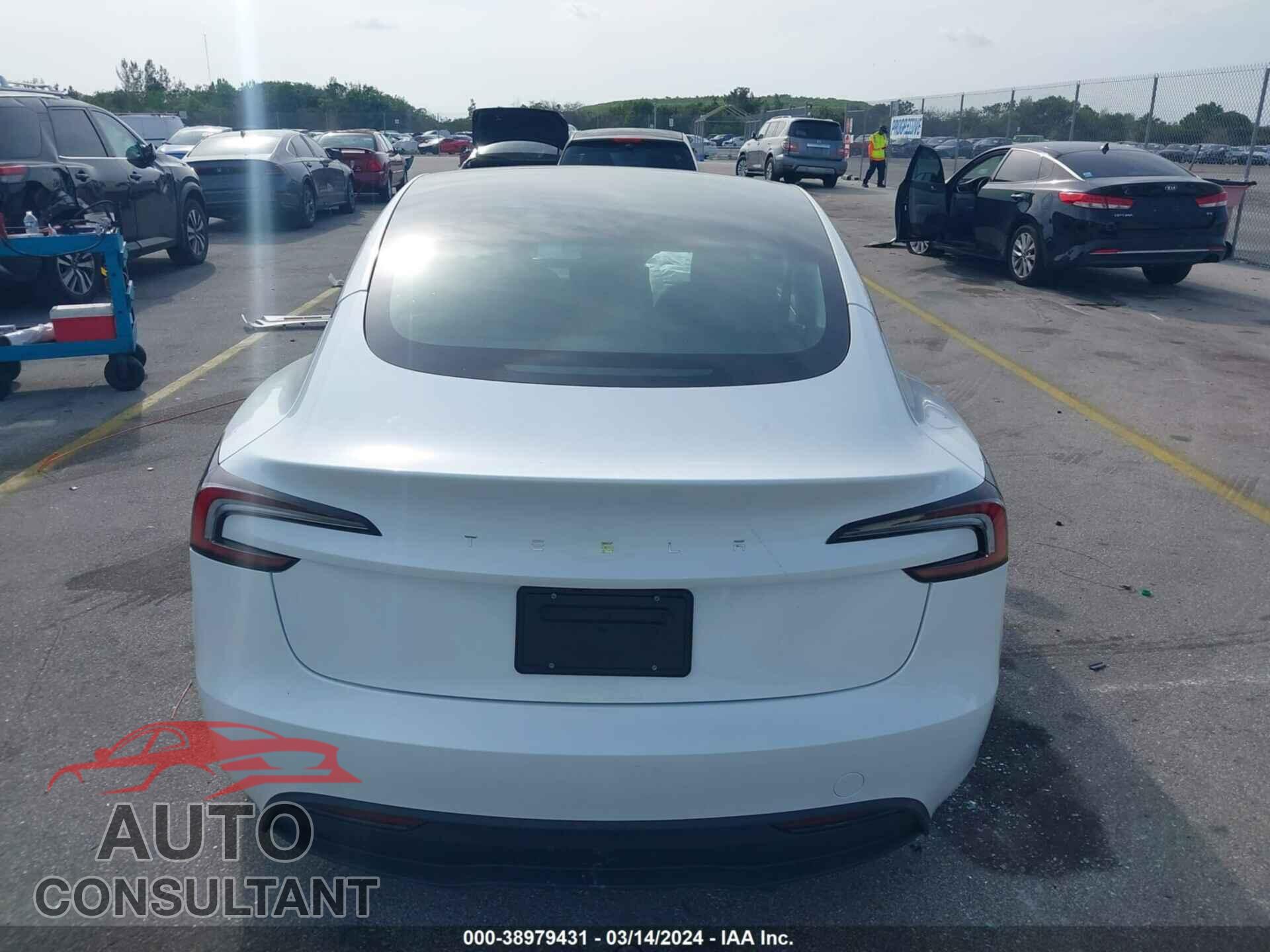 TESLA MODEL 3 2024 - 5YJ3E1EA1RF727457