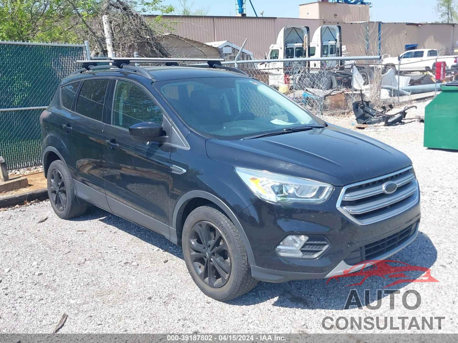 FORD ESCAPE 2017 - 1FMCU0GD7HUA16402