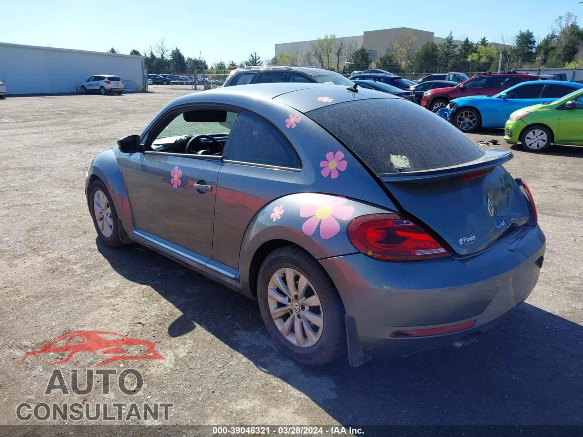 VOLKSWAGEN BEETLE 2019 - 3VWFD7AT5KM711299