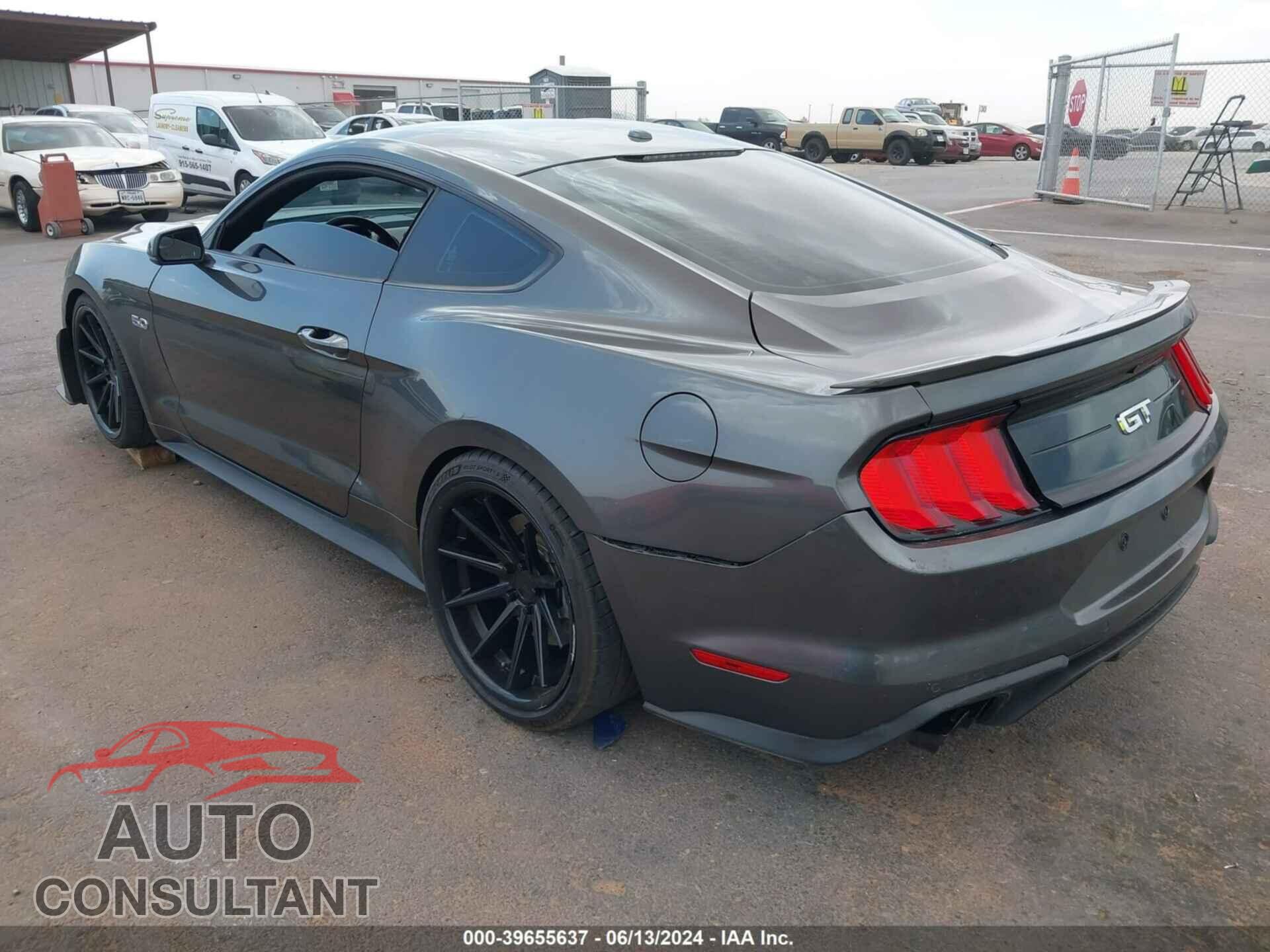 FORD MUSTANG 2018 - 1FA6P8CF0J5113851