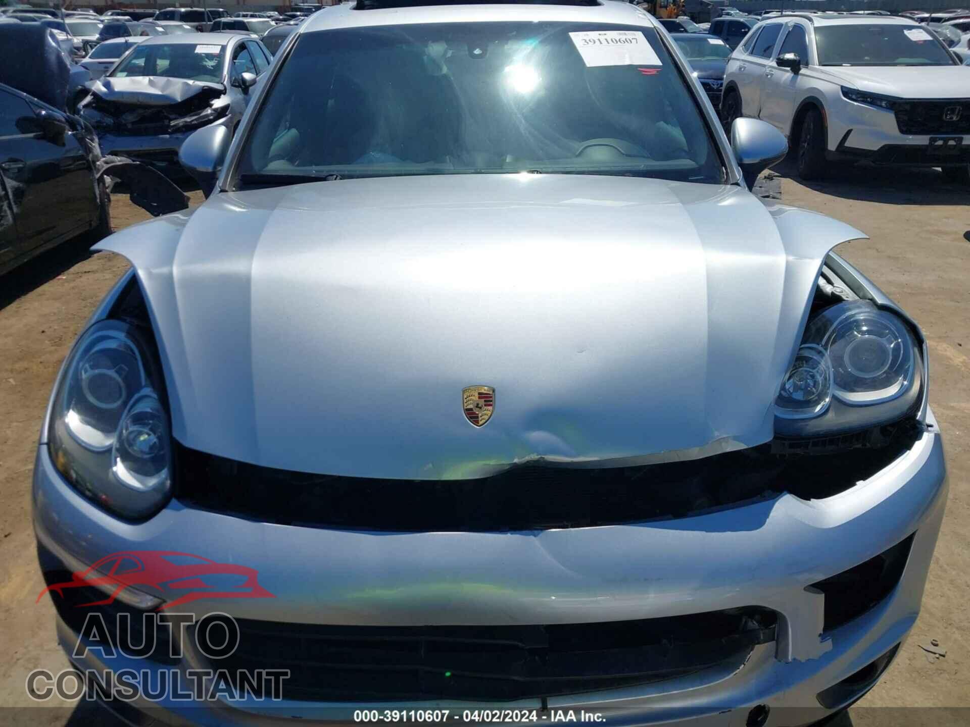 PORSCHE CAYENNE 2016 - WP1AA2A26GKA13183