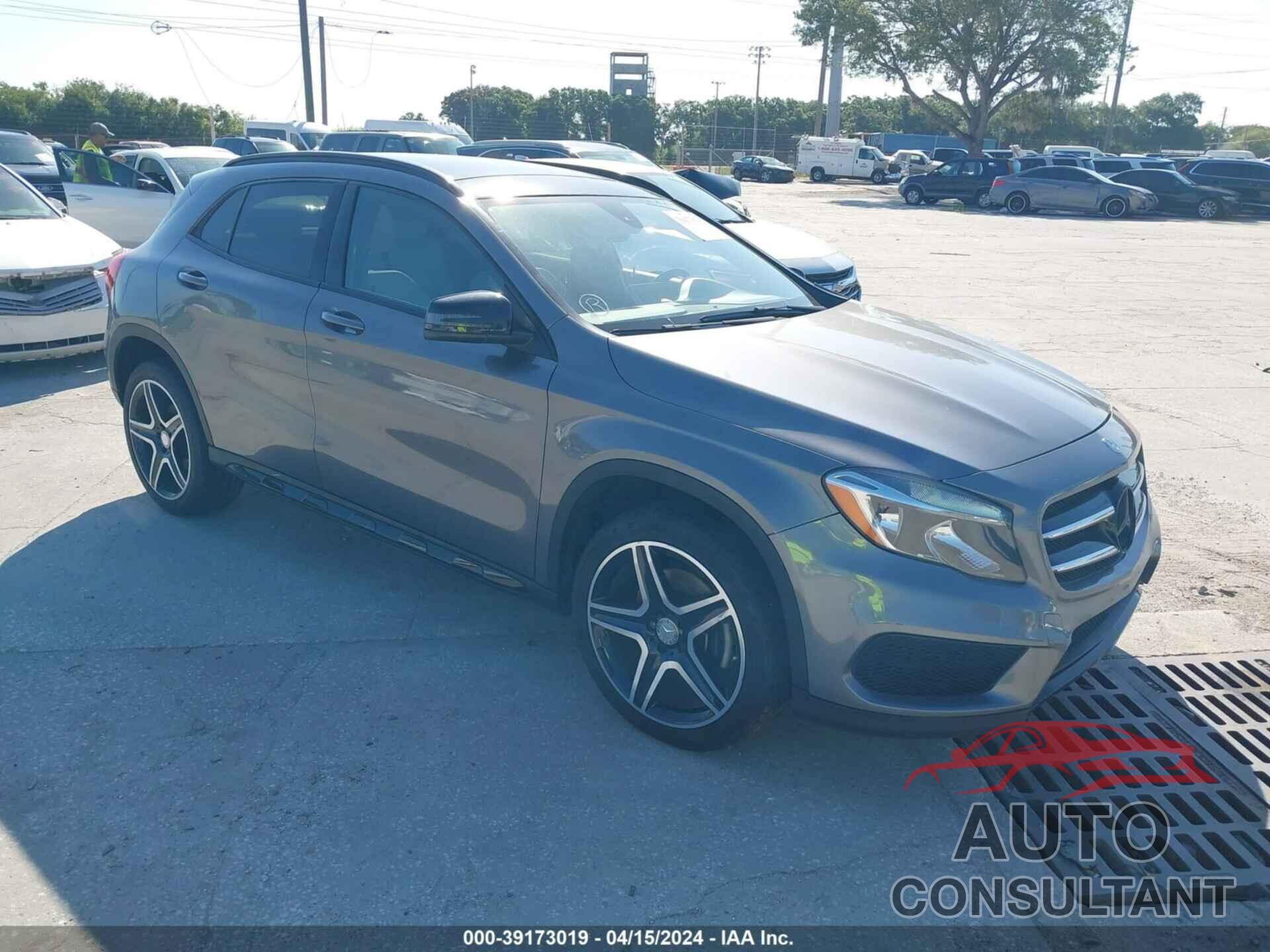 MERCEDES-BENZ GLA 2016 - WDCTG4EB8GJ252104